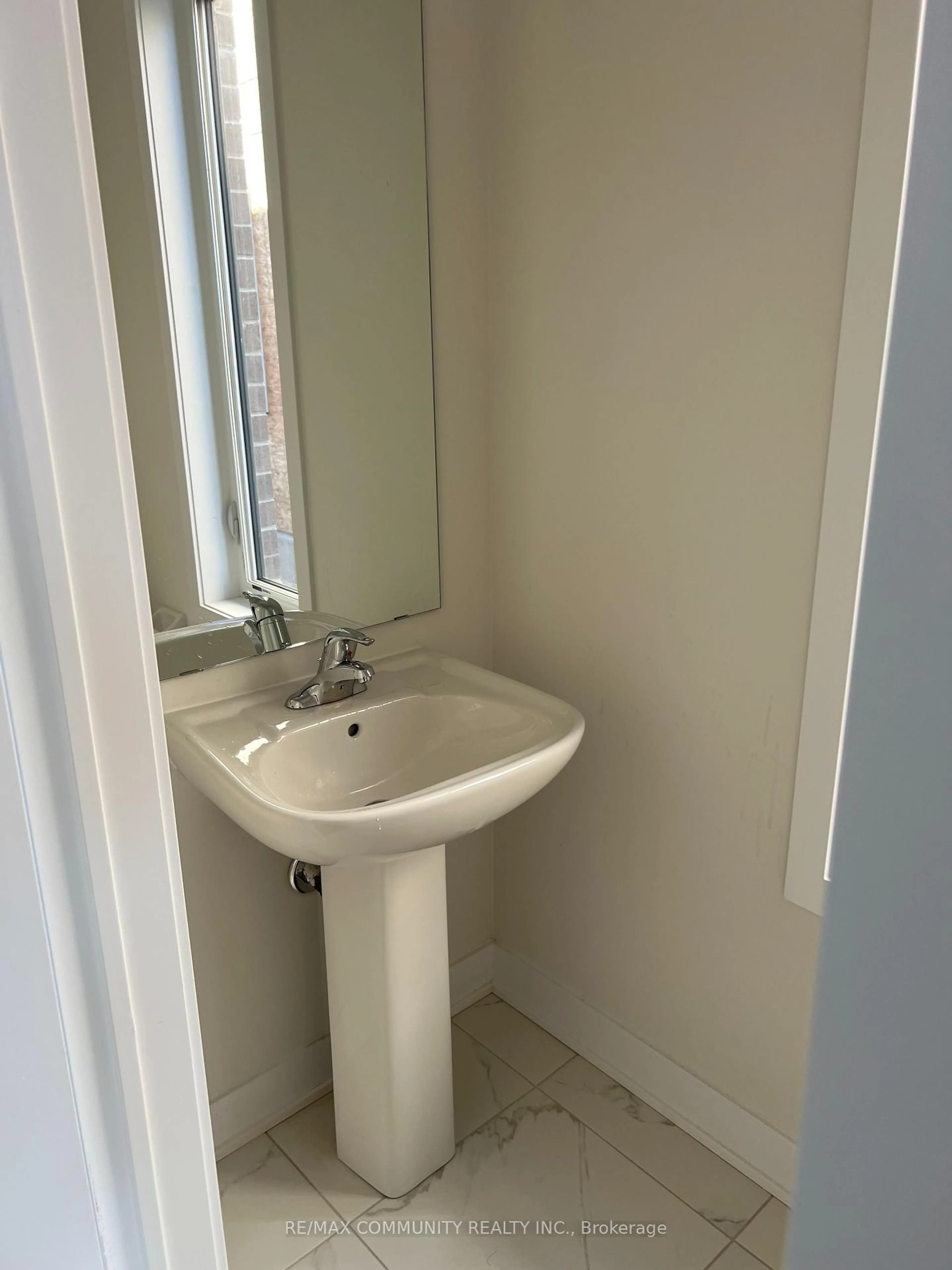 A pic of a room for 107 Pike St, Smith-Ennismore-Lakefield Ontario K9K 0J5