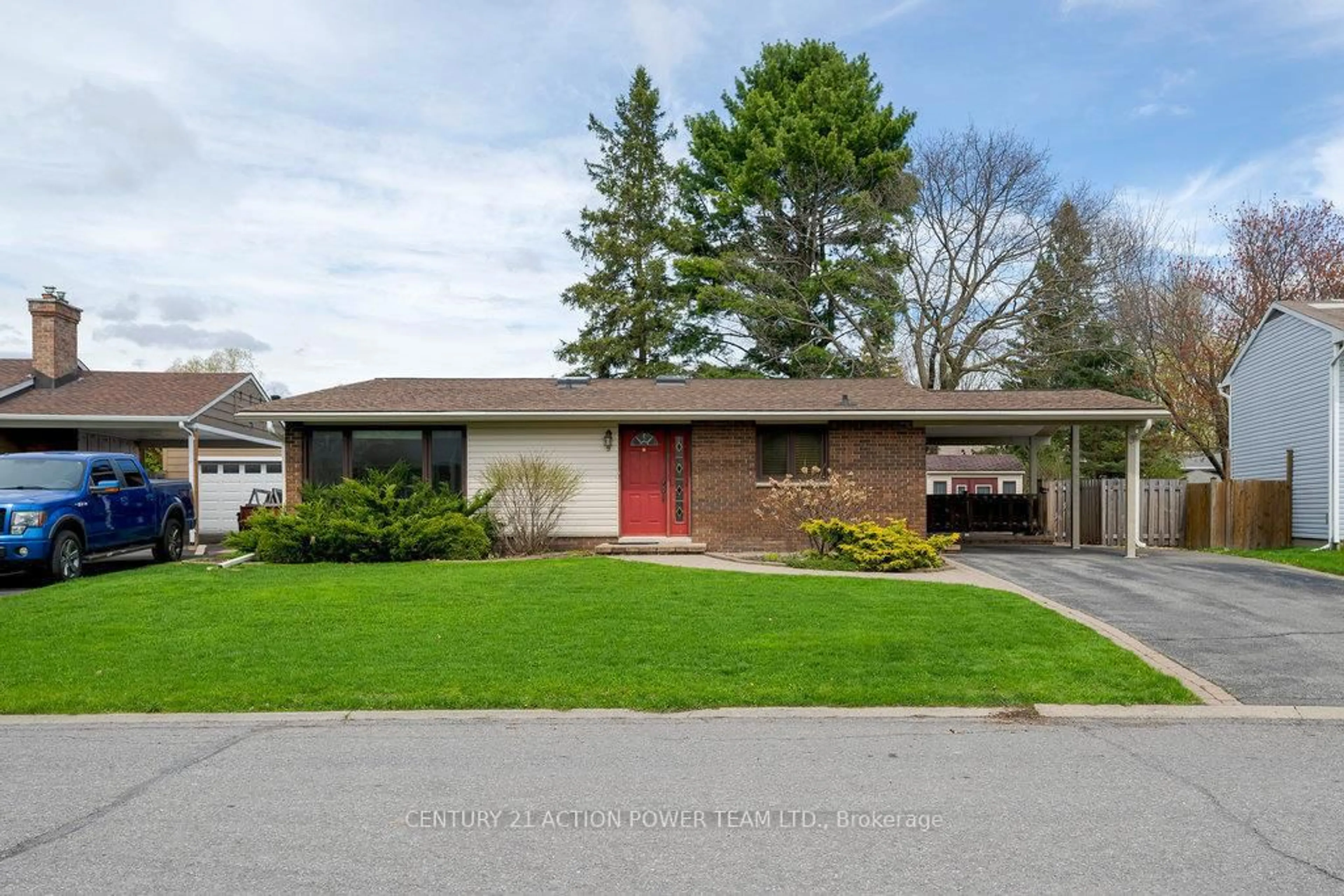 Home with vinyl exterior material, street for 9 Keewatin Cres, Ottawa Ontario K2E 5S2