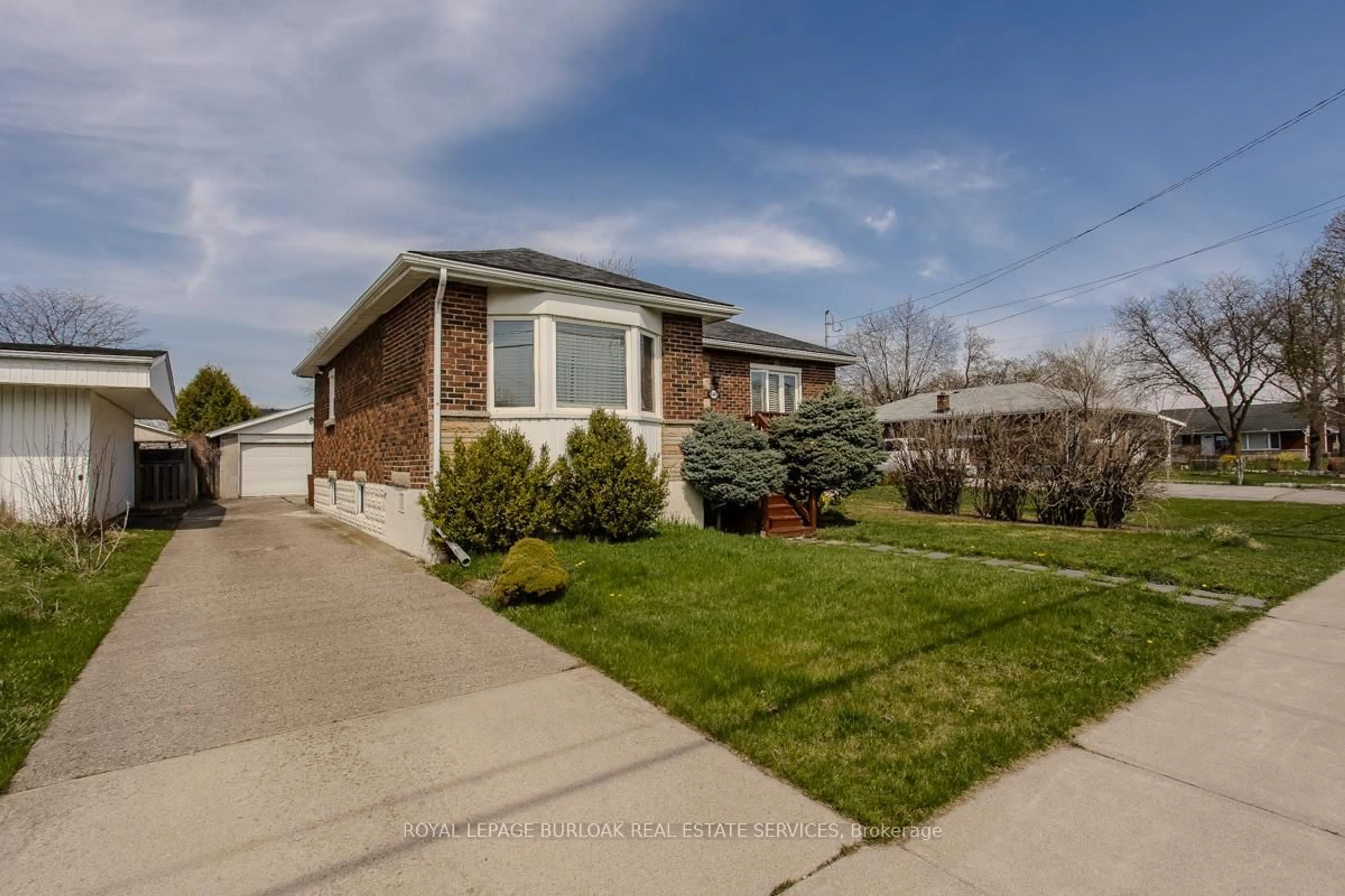 Home with brick exterior material, street for 848 Upper Wellington St, Hamilton Ontario L9A 3R9