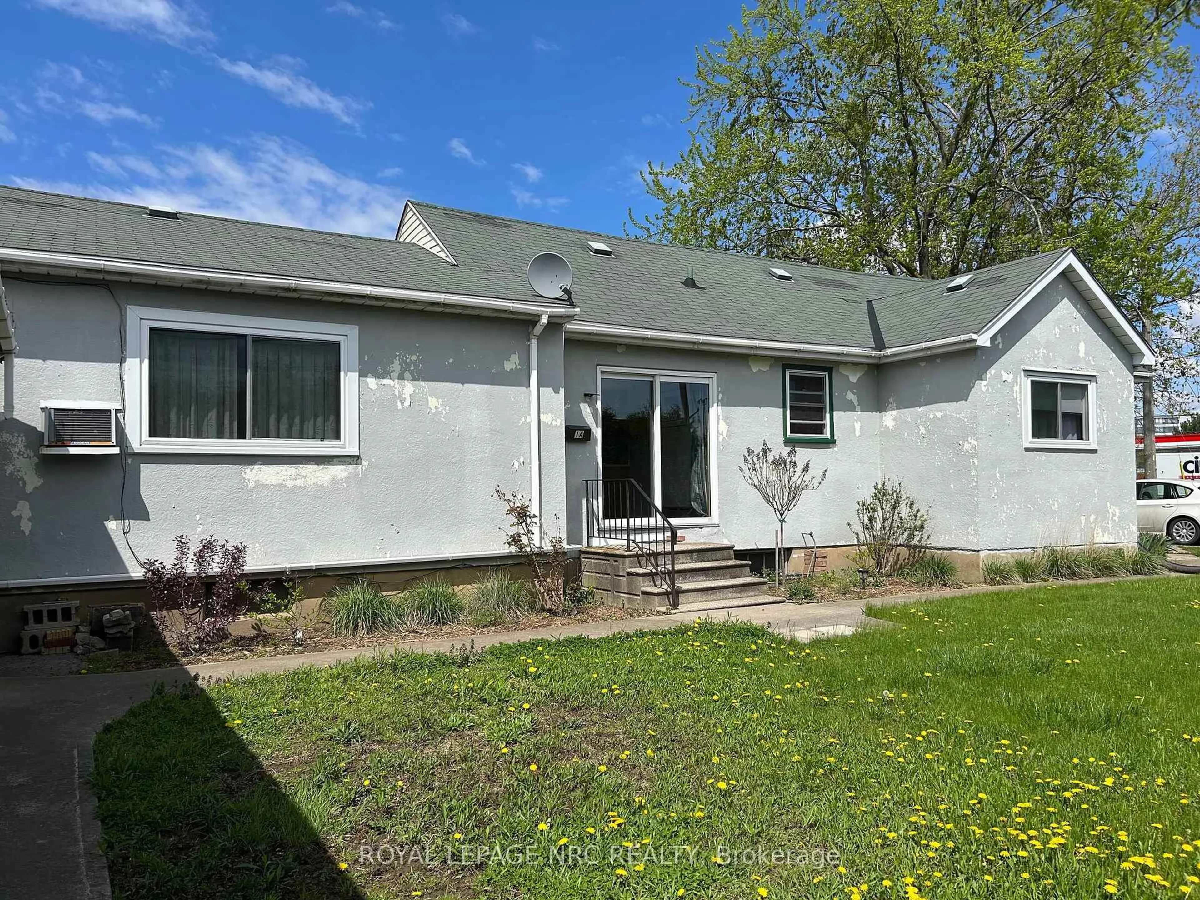 Unknown for 1 Klines Ave, Welland Ontario L3C 1Z7