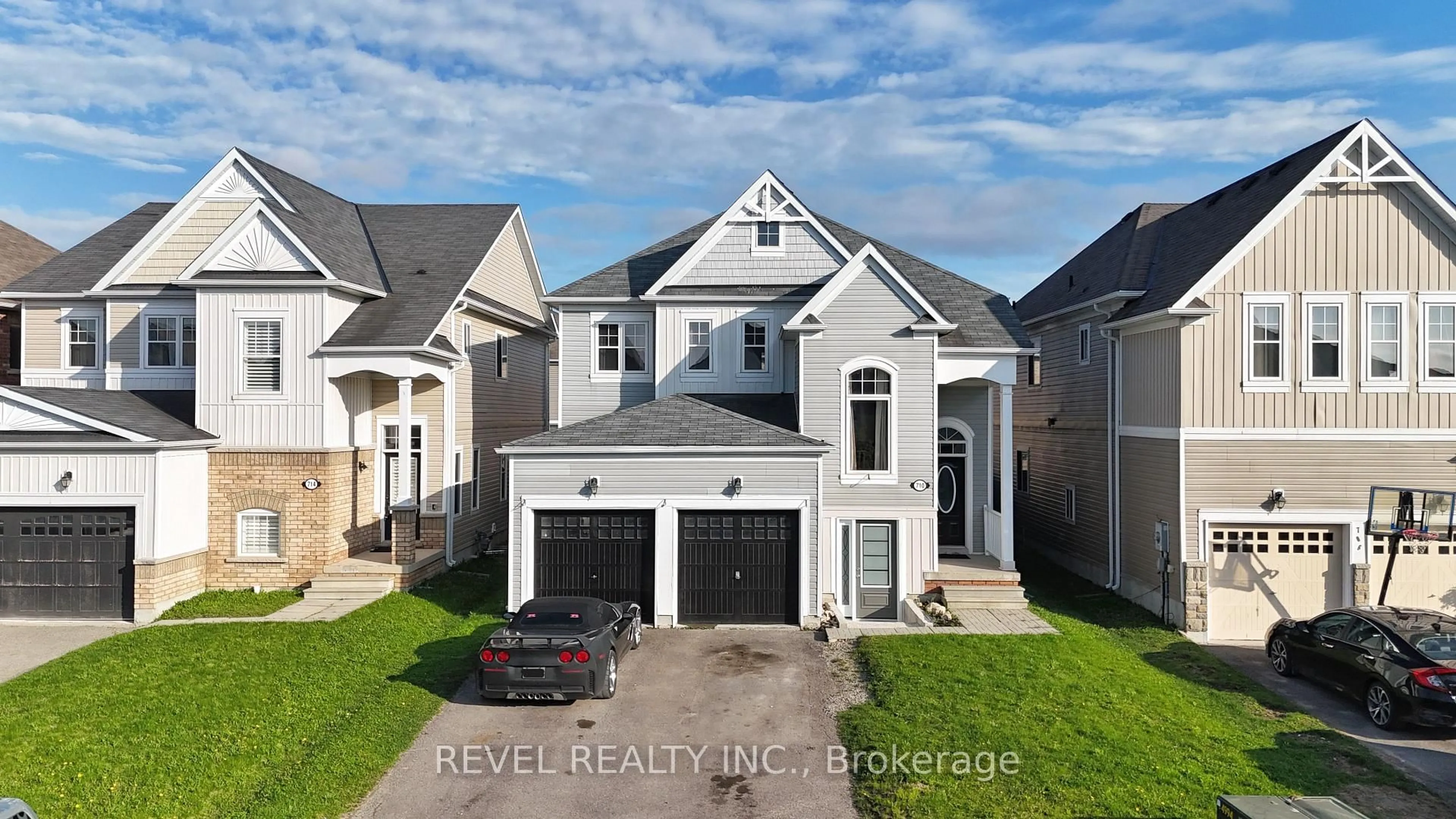 A pic from outside/outdoor area/front of a property/back of a property/a pic from drone, street for 710 Halbert Dr, Shelburne Ontario L0N 1S2