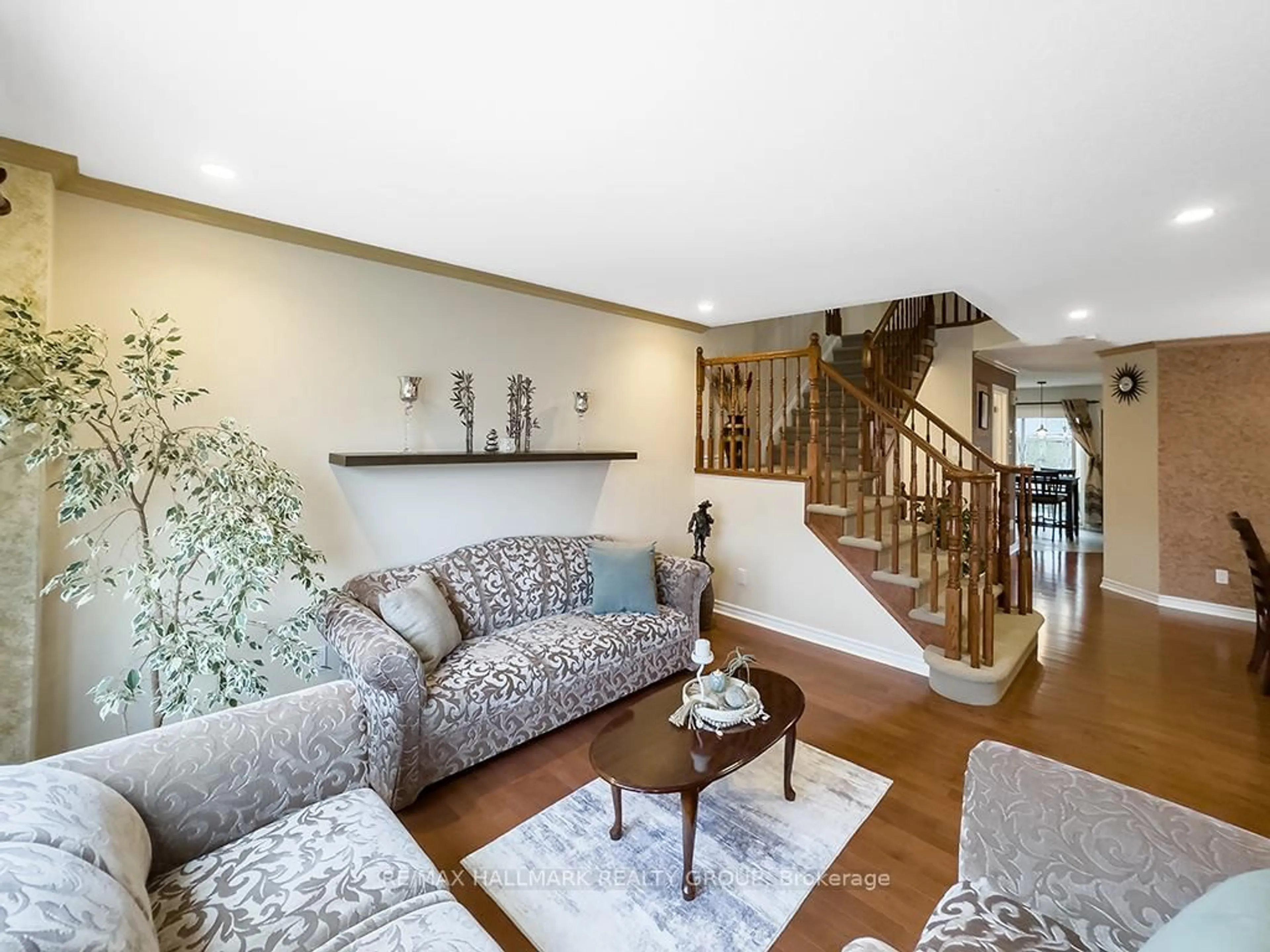 Living room with furniture, unknown for 155 Tapestry Dr, Ottawa Ontario K2J 0H4