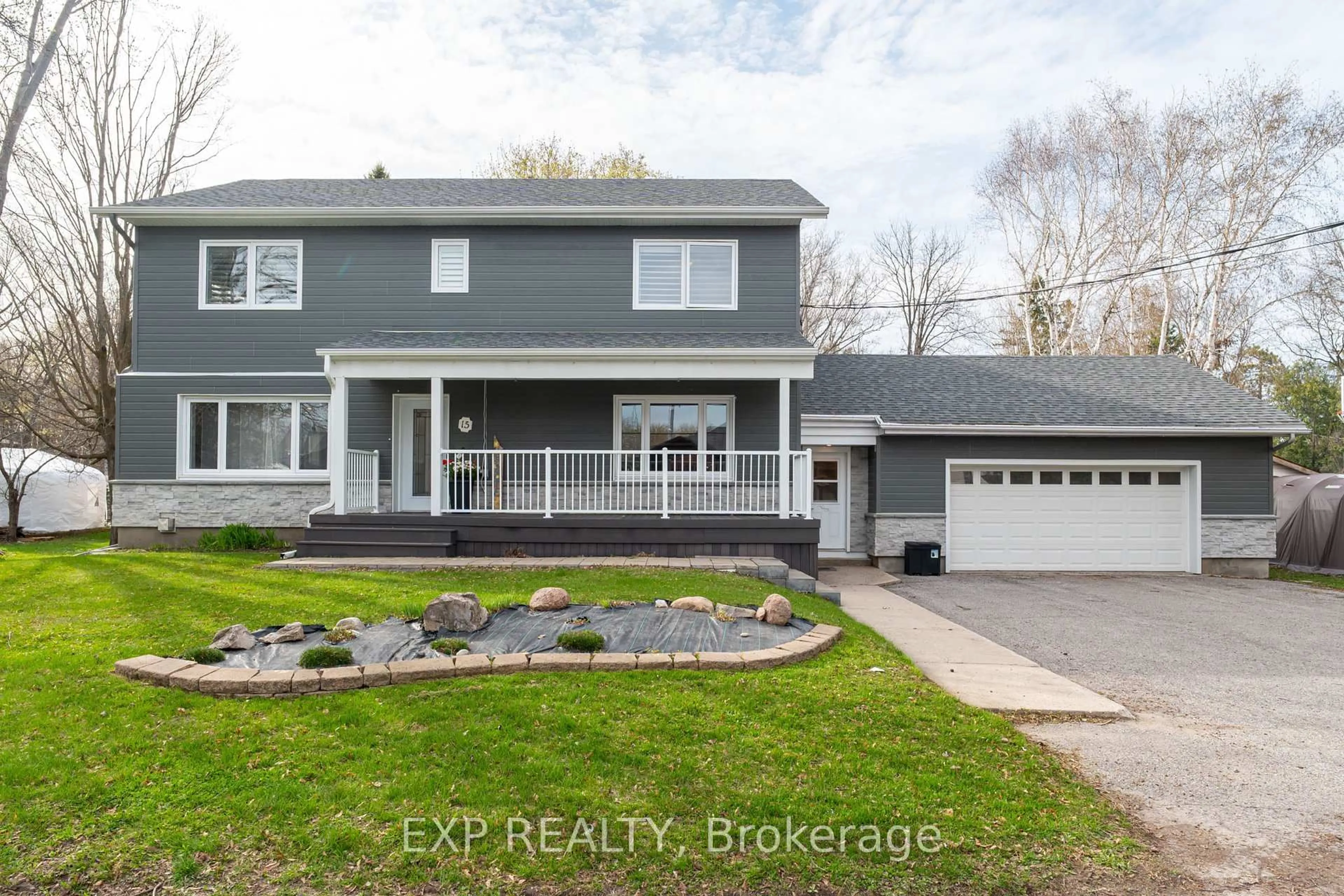 Home with vinyl exterior material, street for 15 Manchester St, Stittsville Ontario K2S 0R8