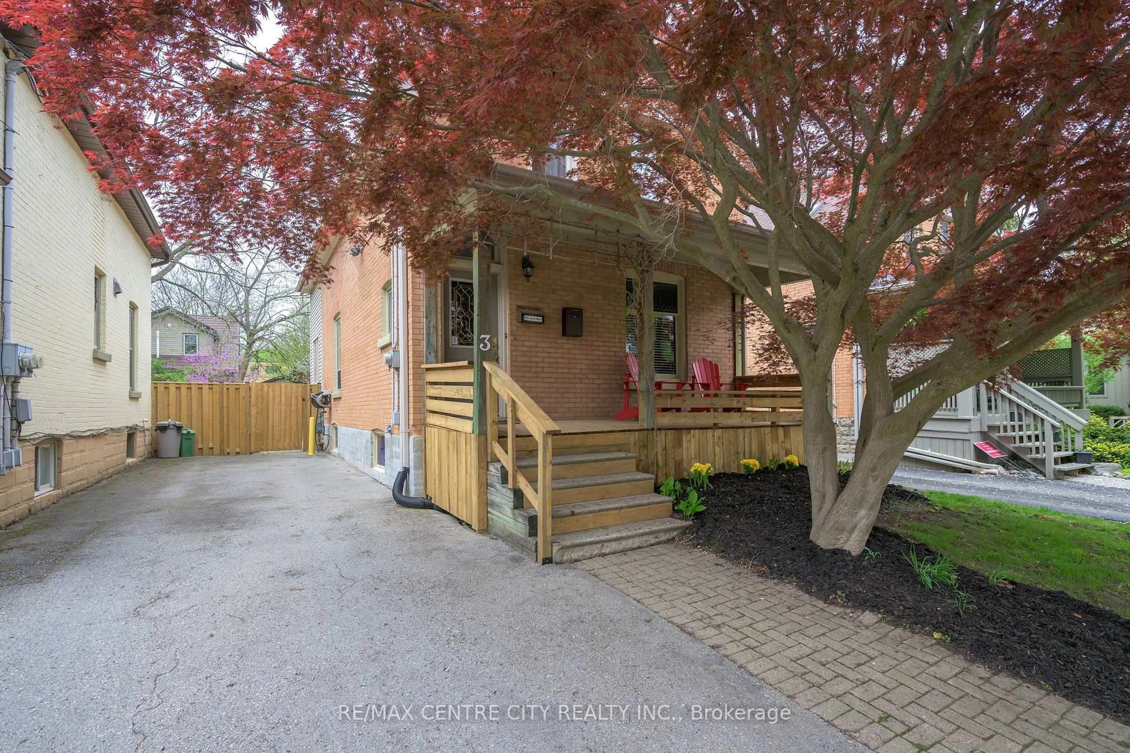 Unknown for 3 Gerrard St, London South Ontario N6C 4C4