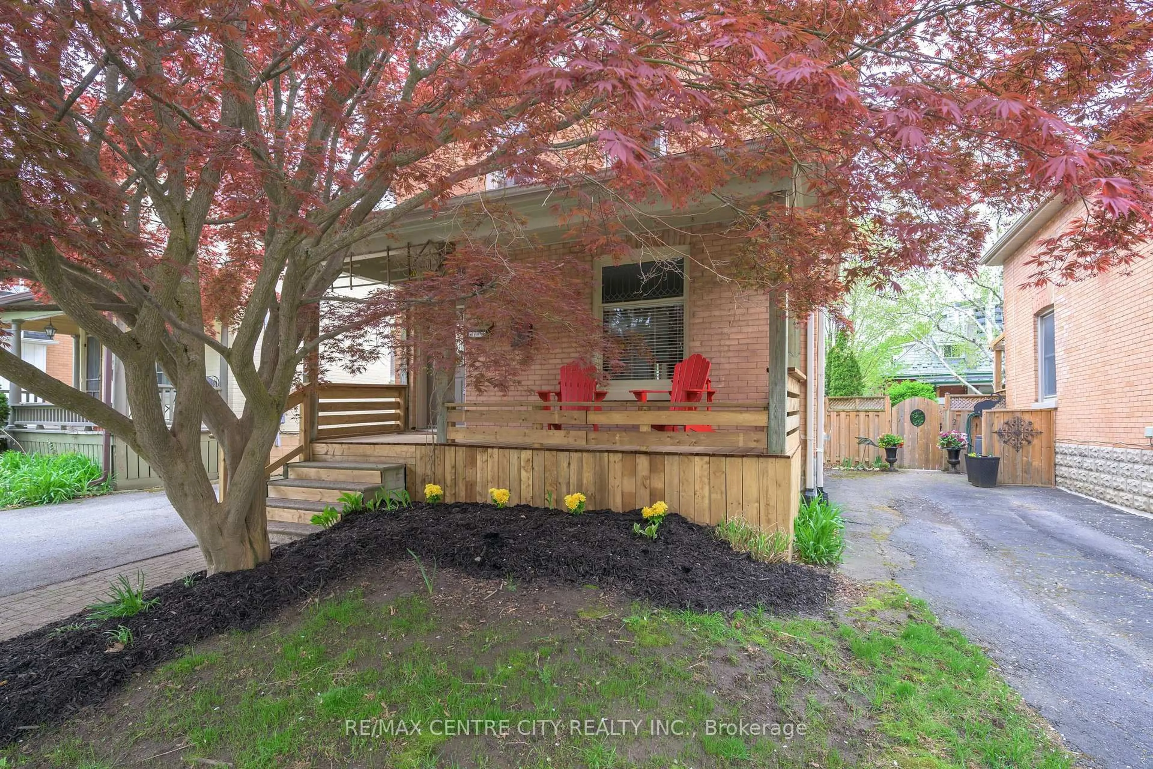 Patio, street for 3 Gerrard St, London South Ontario N6C 4C4