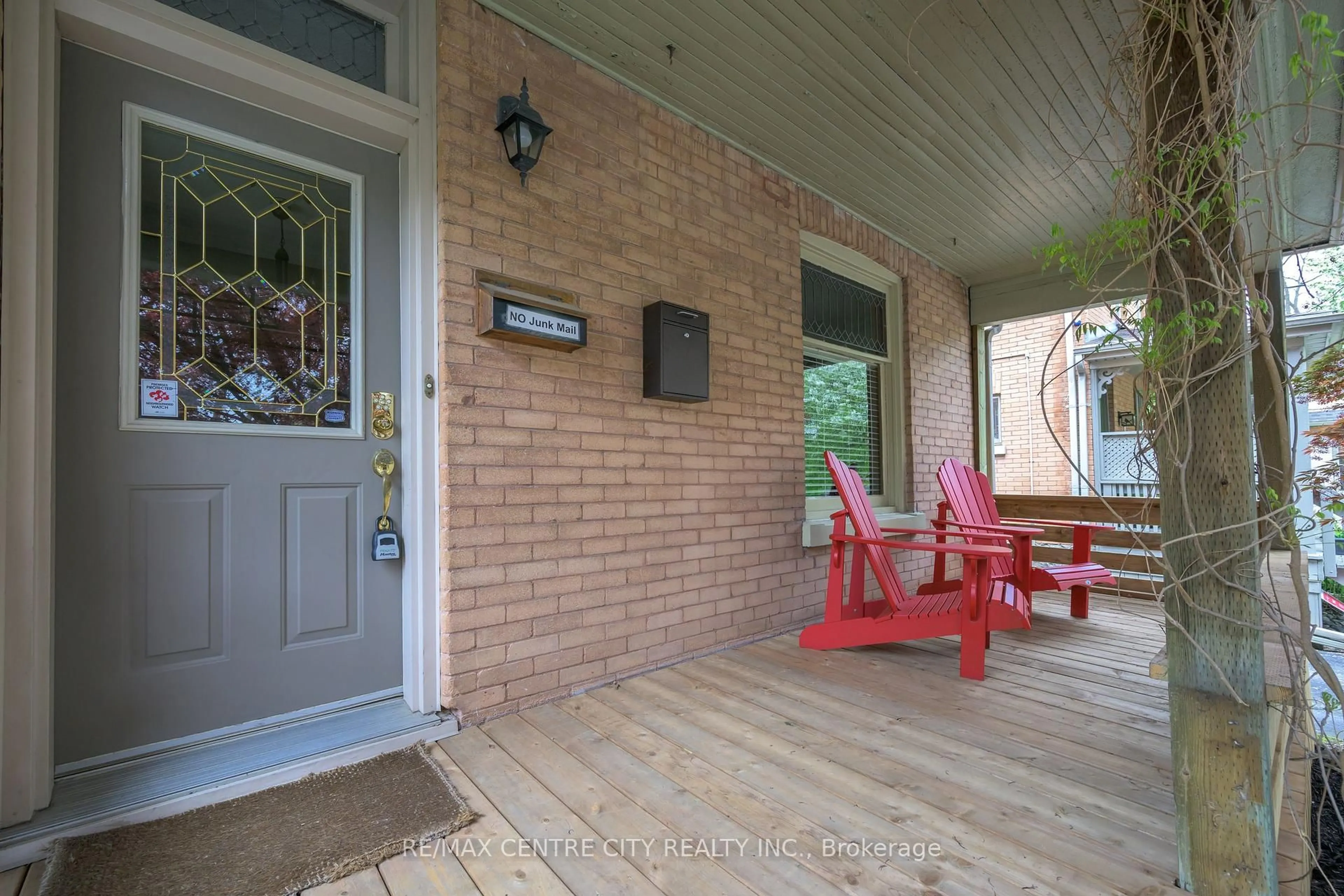 Unknown for 3 Gerrard St, London South Ontario N6C 4C4