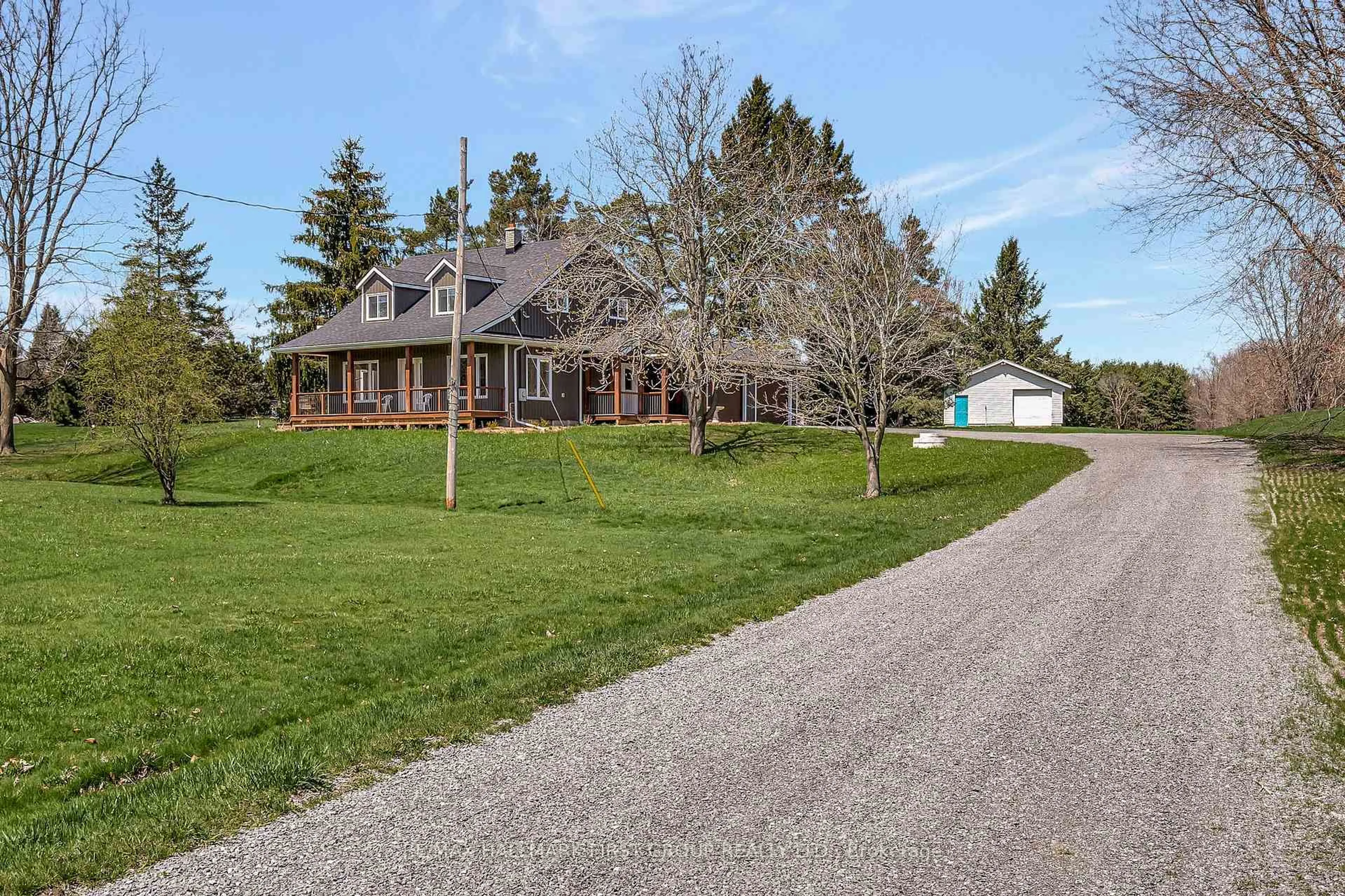 A pic from outside/outdoor area/front of a property/back of a property/a pic from drone, street for 476 Smith St, Brighton Ontario K0K 1H0