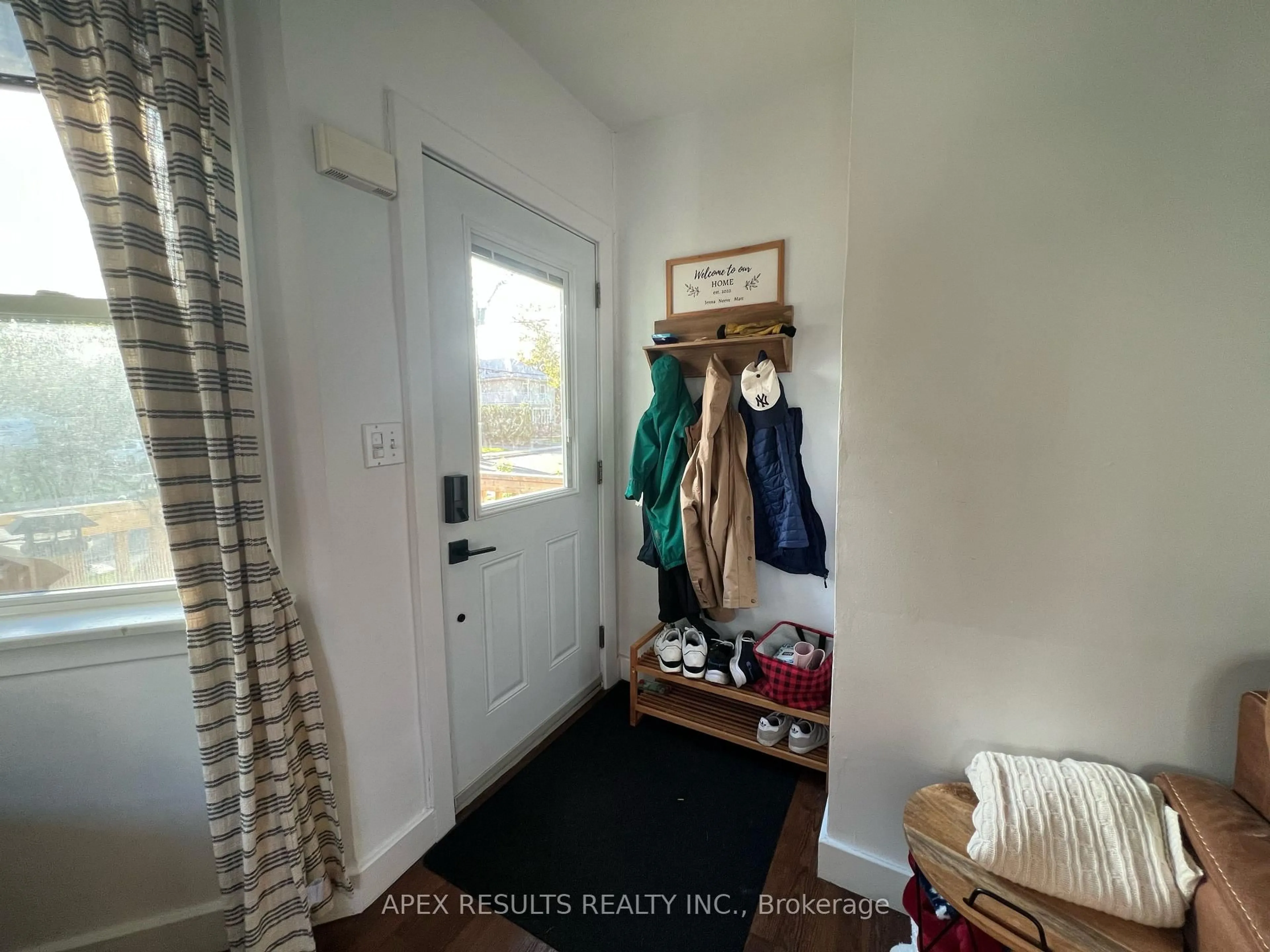 Indoor entryway for 267 Bleecker Ave, Belleville Ontario K8N 3V3