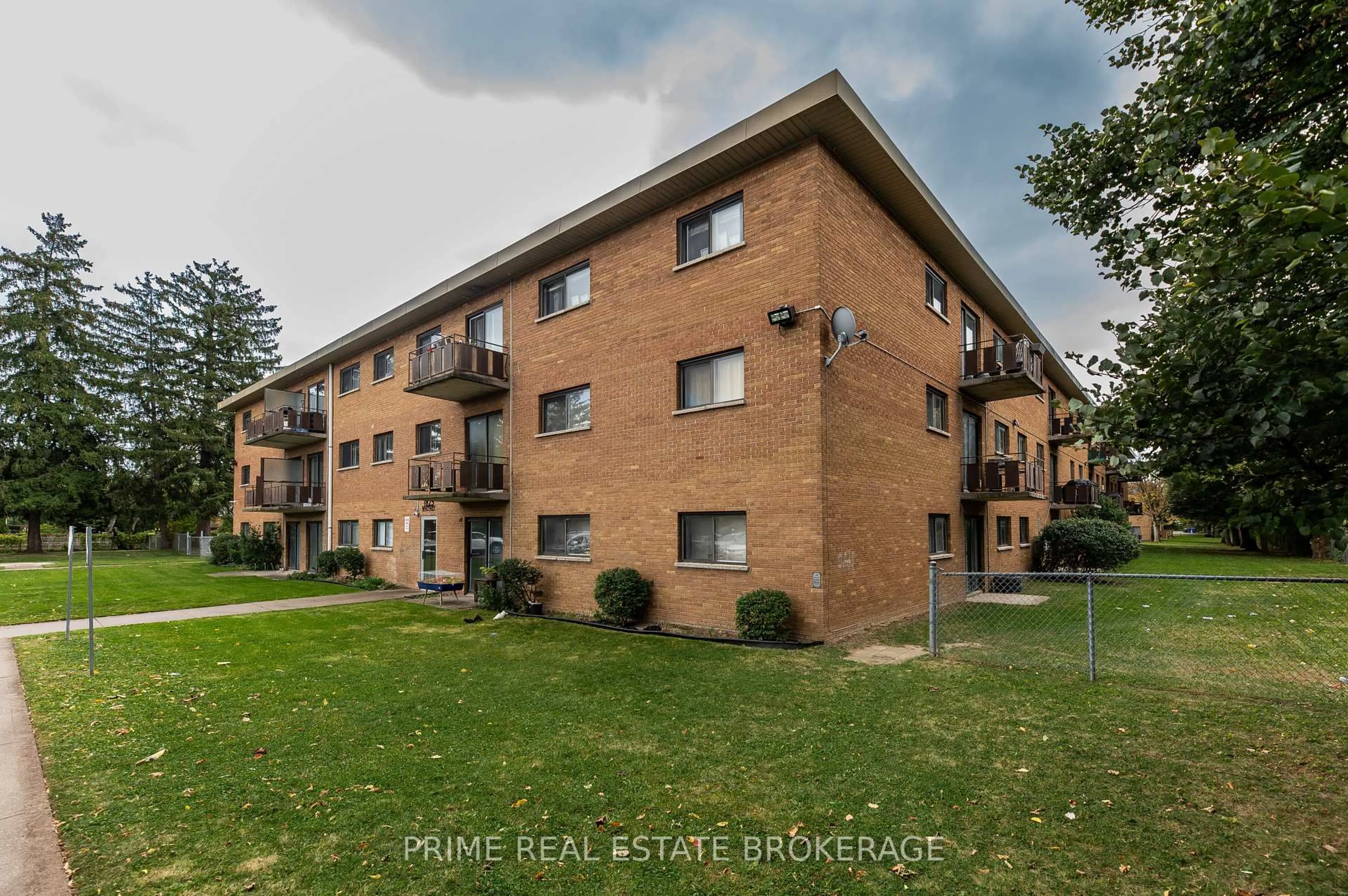Unknown for 1825 Whitney St #201, London East Ontario N5W 2W3