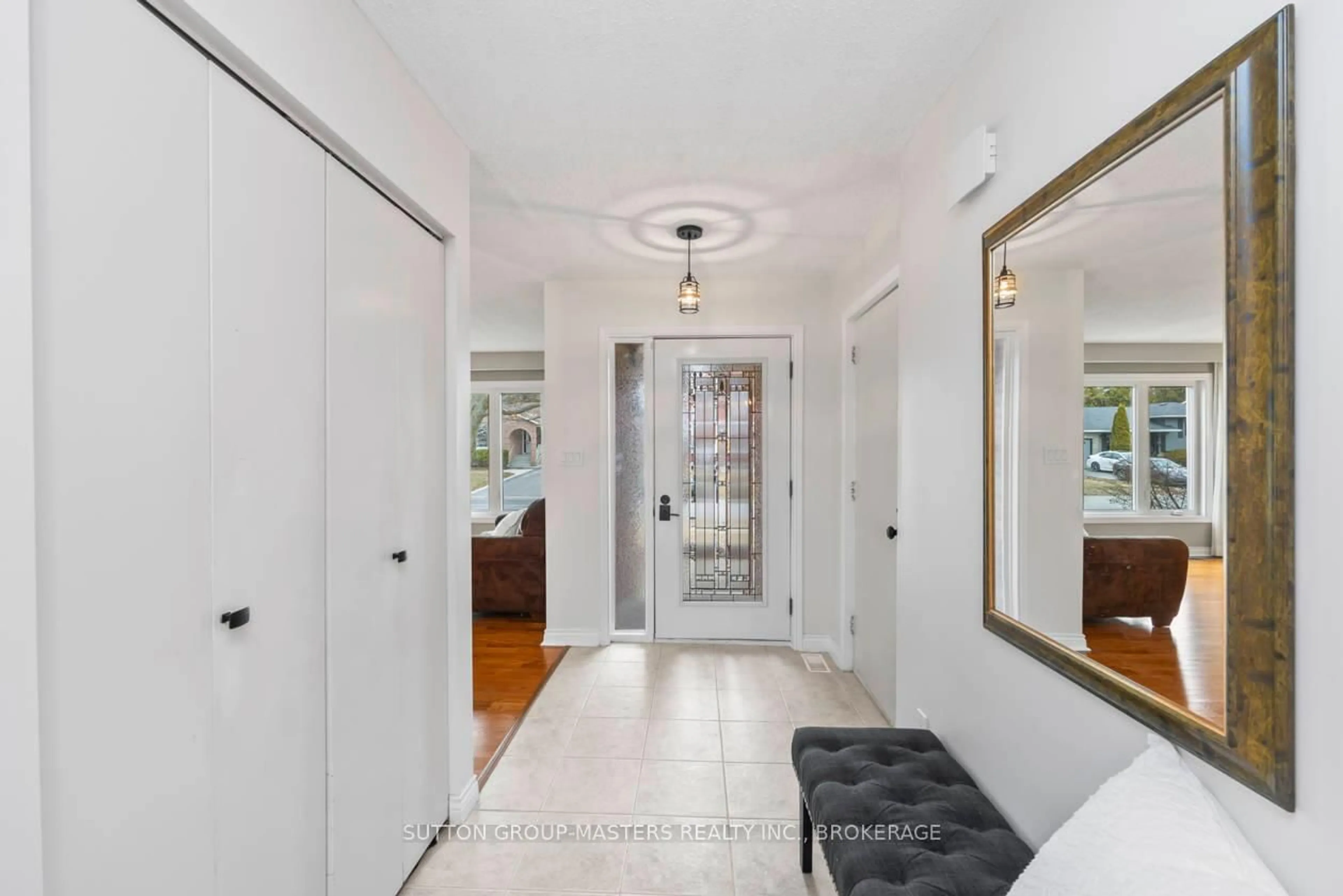 Indoor entryway for 984 Ambleside Cres, Kingston Ontario K7P 2B7