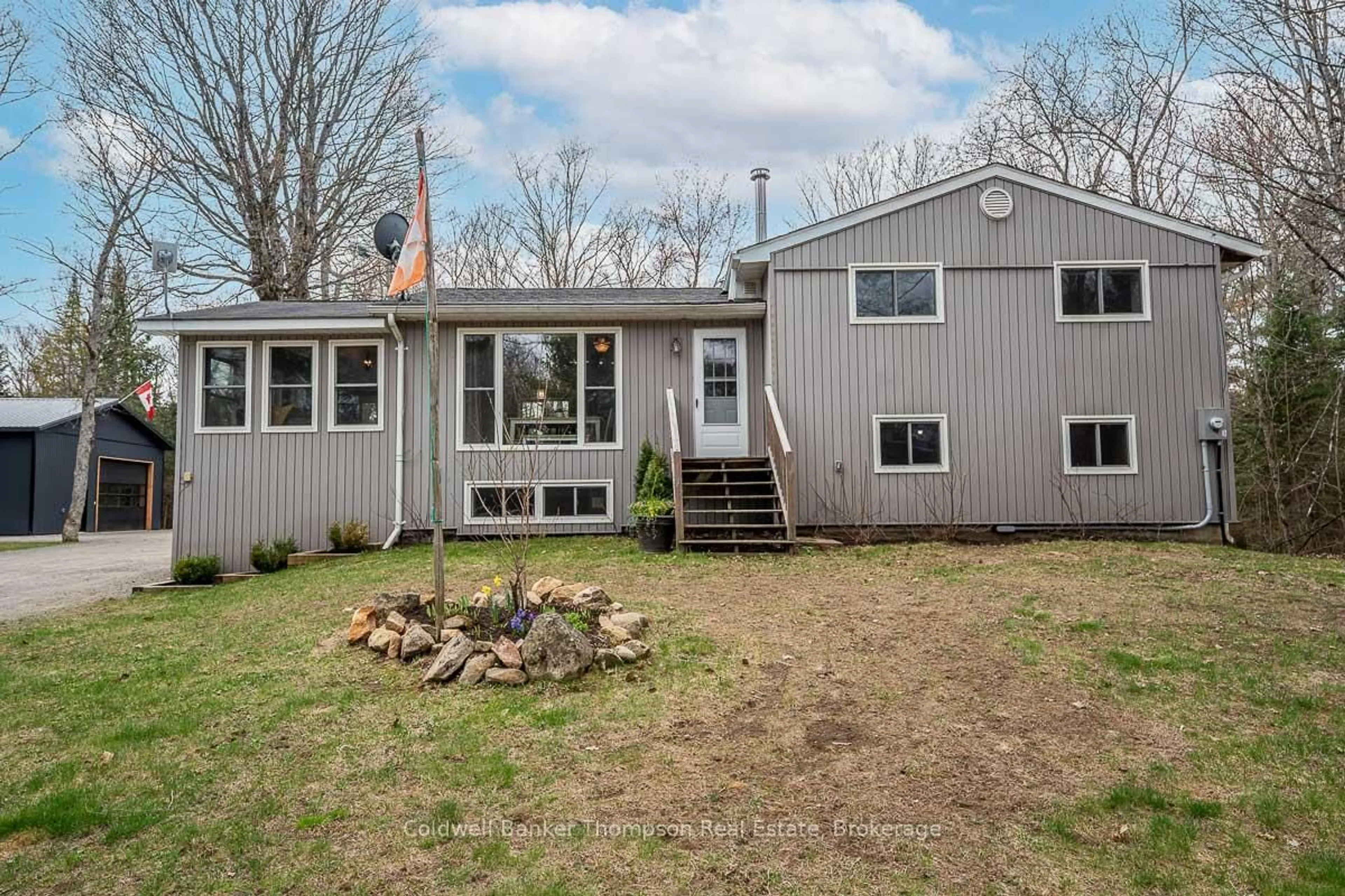 Home with vinyl exterior material, unknown for 1026 592 Highway, Perry Ontario P0A 1J0
