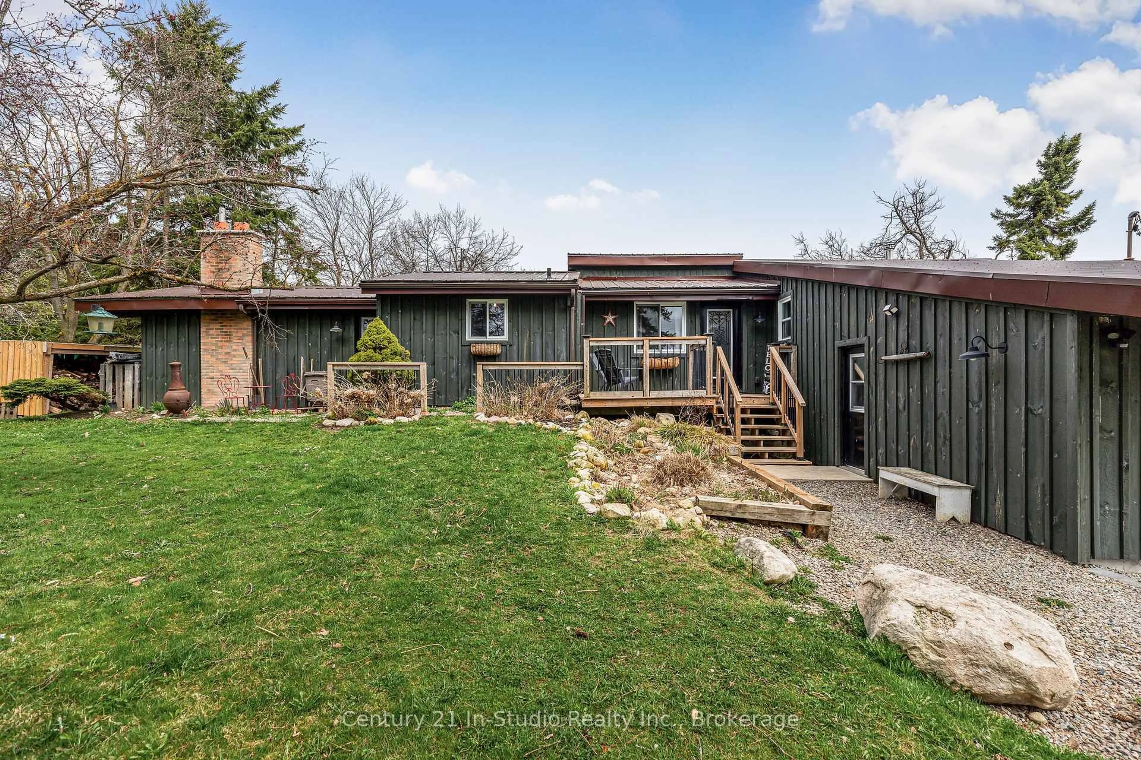 A pic from outside/outdoor area/front of a property/back of a property/a pic from drone, unknown for 706161 Dufferin County Road 21 Rd, Mulmur Ontario L0N 1H0