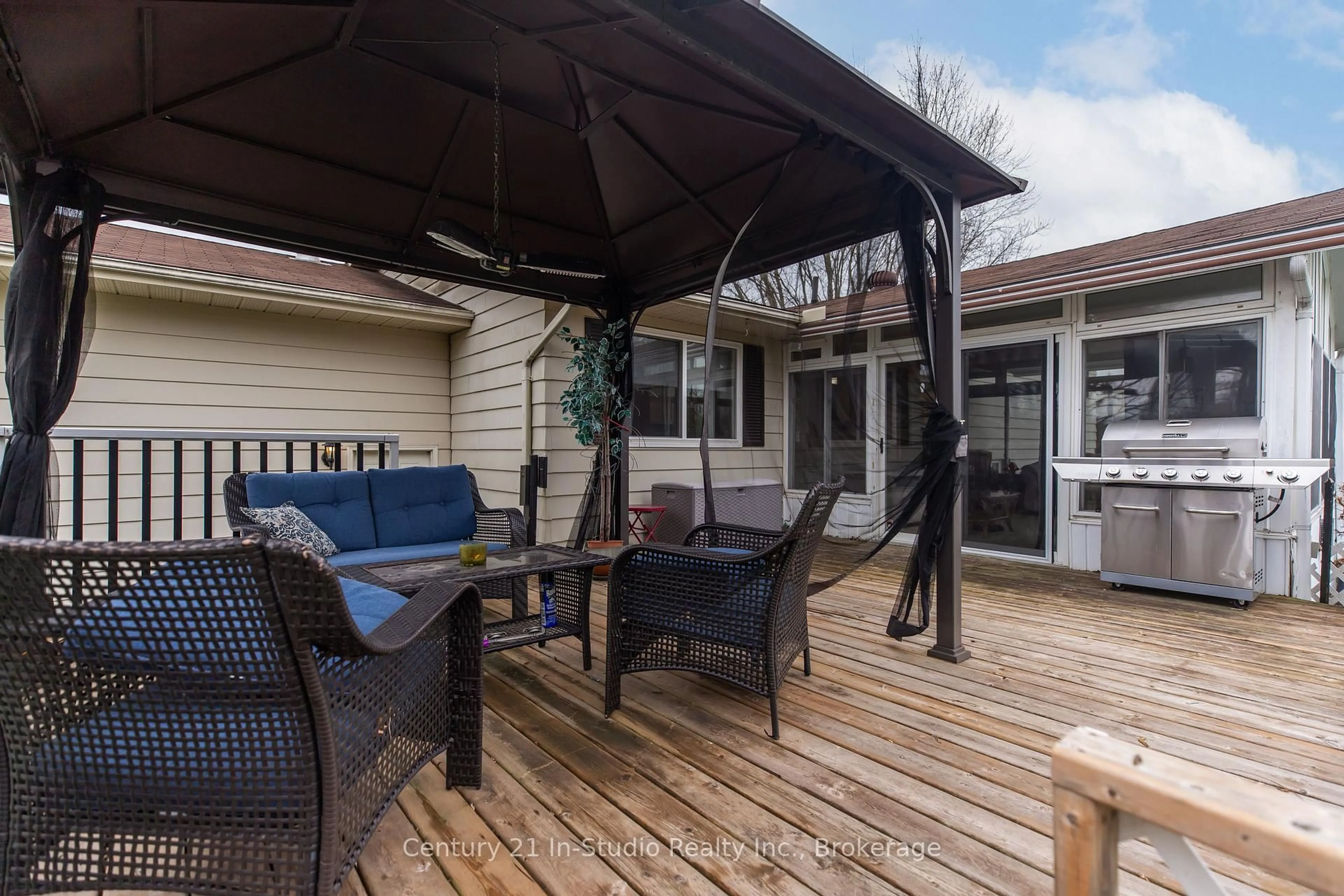Patio, street for 54 George St, Chatsworth Ontario N0H 1G0