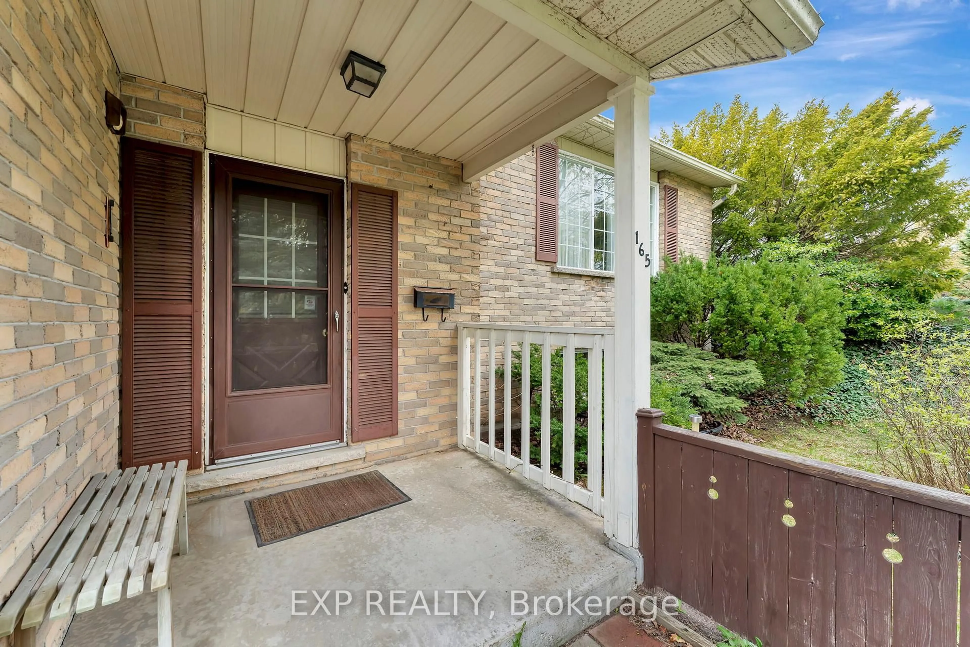 Indoor entryway for 165 Harvard Rd, Waterloo Ontario N2J 3V4