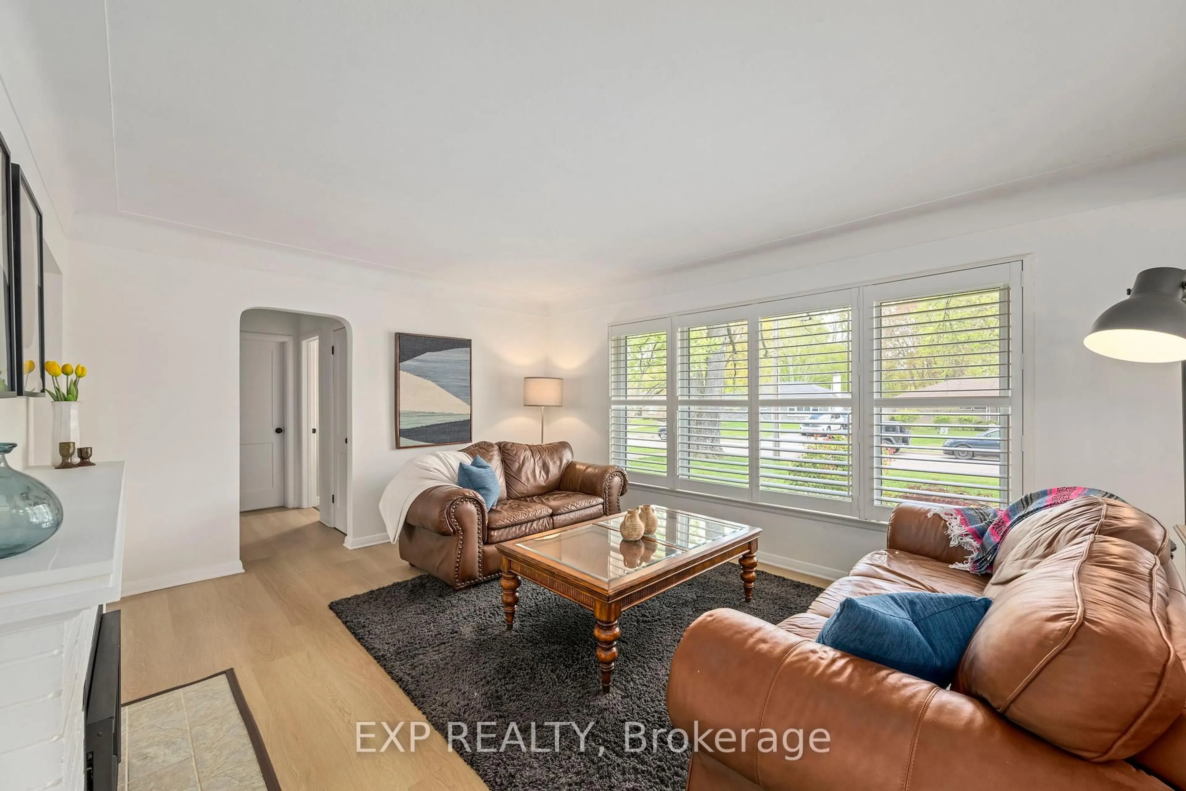 Living room with furniture, unknown for 387 GRIFFITH St, London South Ontario N6K 2S1
