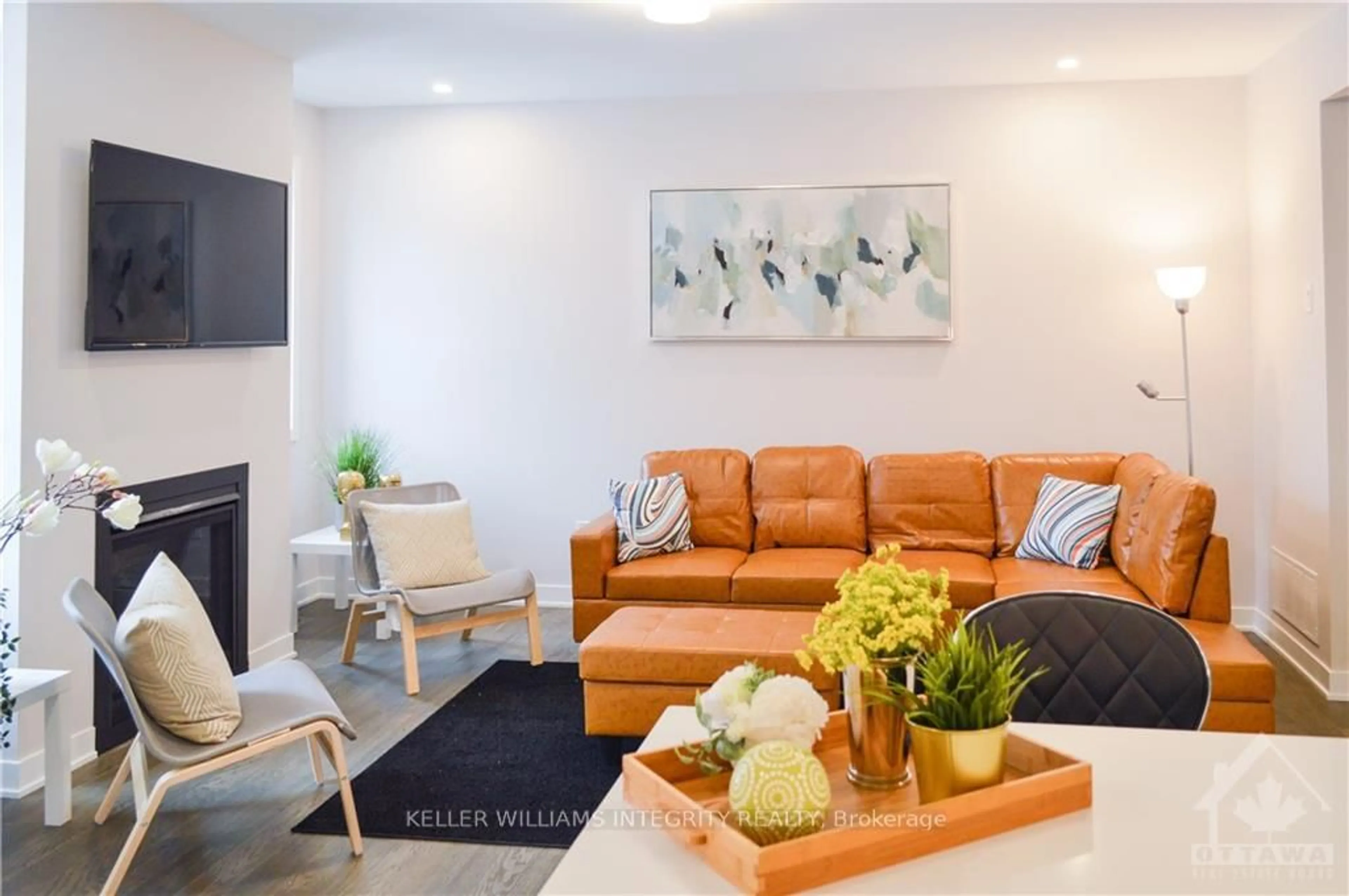 Living room with furniture, unknown for 331 Crossway Terr, Stittsville Ontario K2S 2Z3