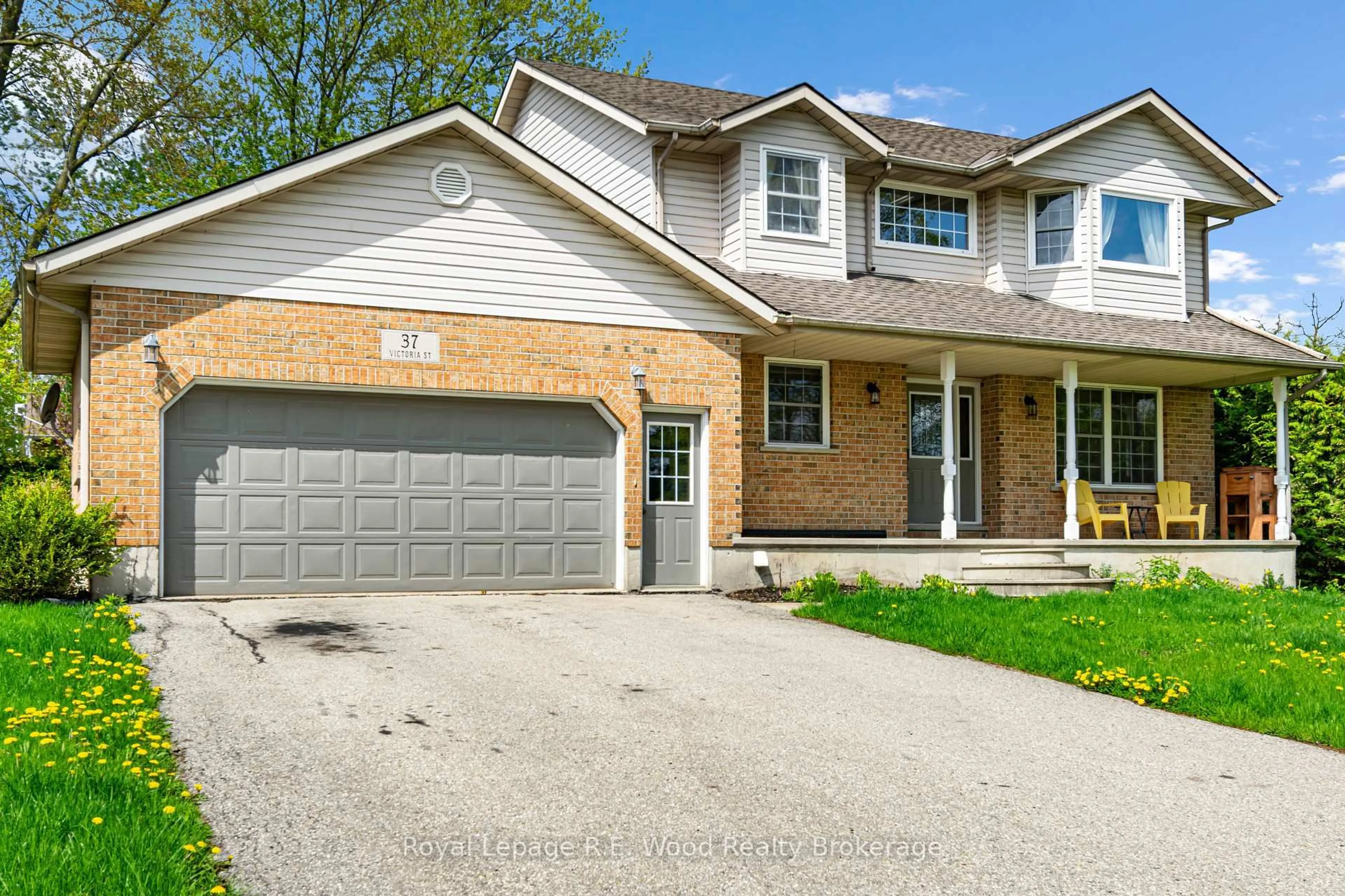 Home with brick exterior material, street for 37 Victoria St, Norwich Ontario N0J 1P0