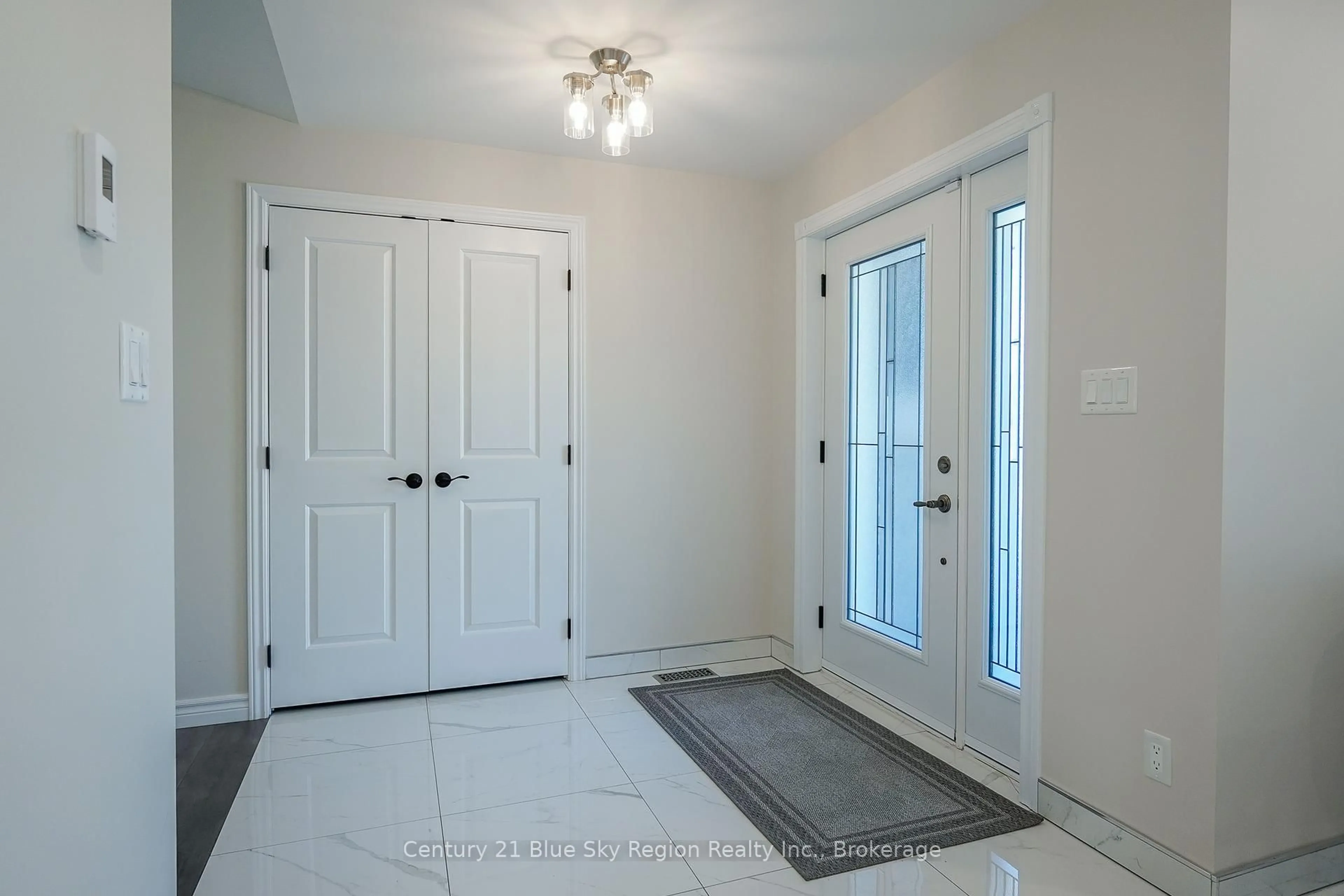 Indoor entryway for 5 Young St, West Nipissing Ontario P0H 1G0