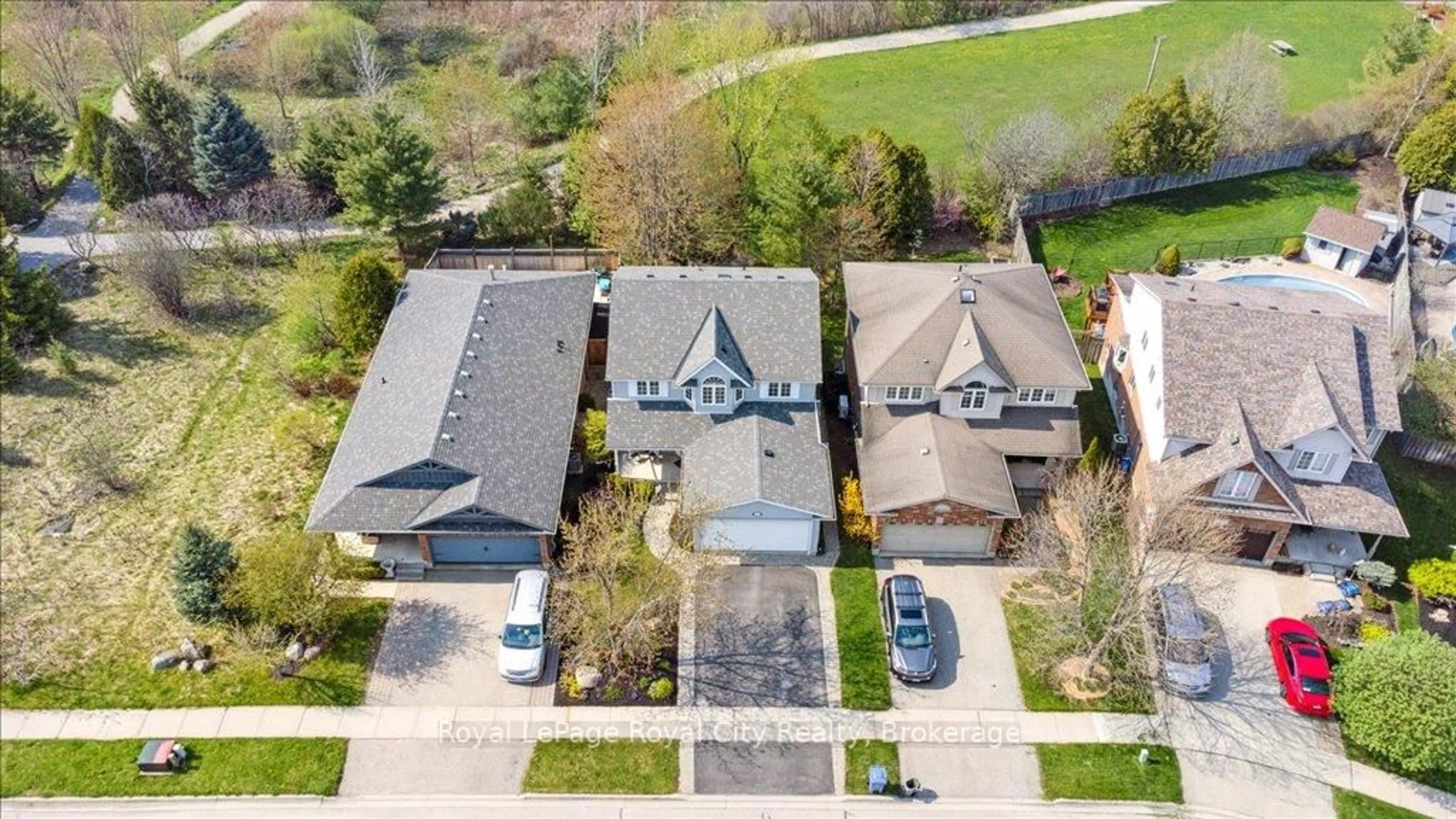 A pic from outside/outdoor area/front of a property/back of a property/a pic from drone, street for 41 Munroe Cres, Guelph Ontario N1G 5E5