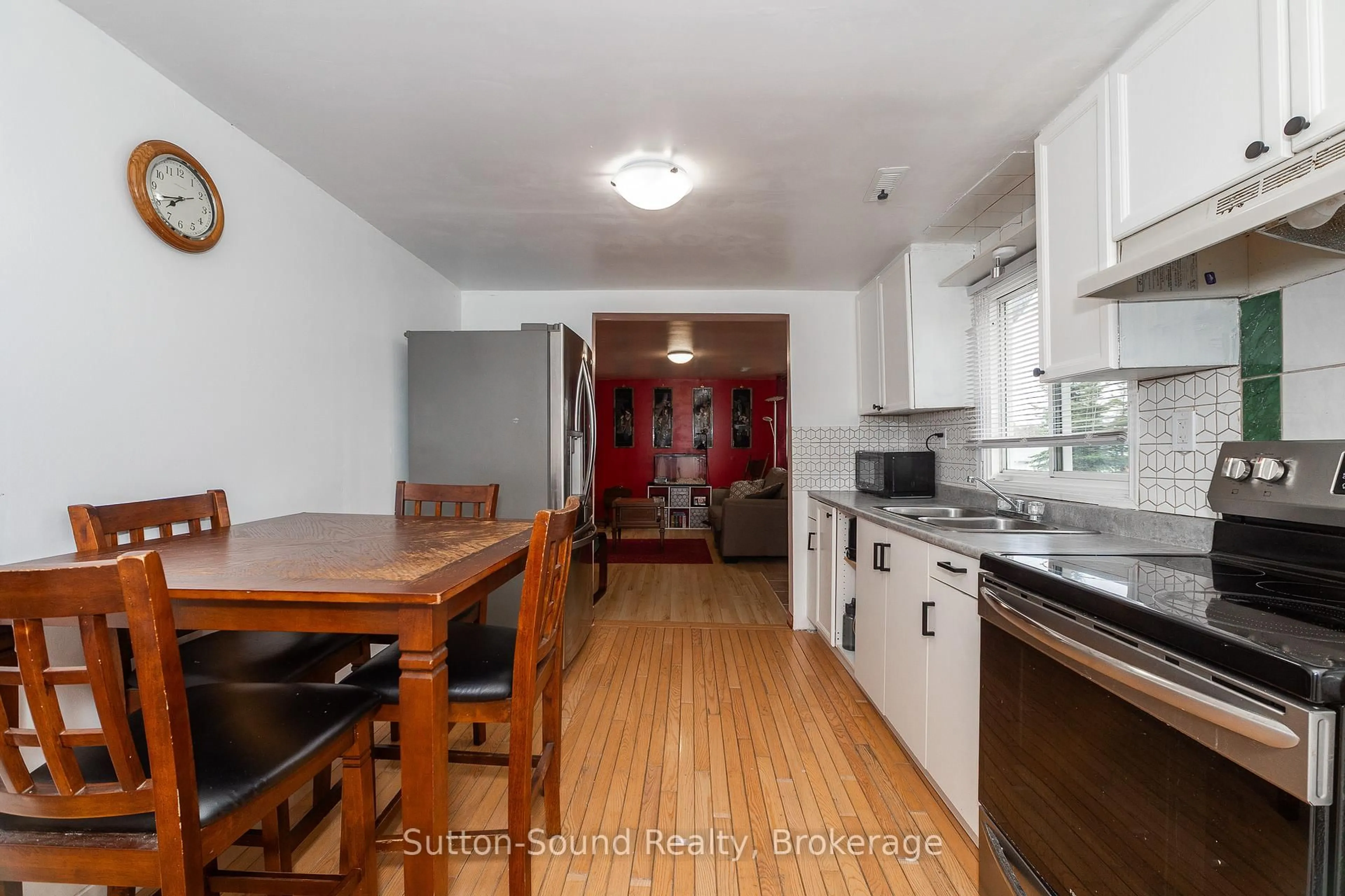 Standard kitchen, unknown for 776225 Highway 10 Highway, Chatsworth Ontario N0H 1C0
