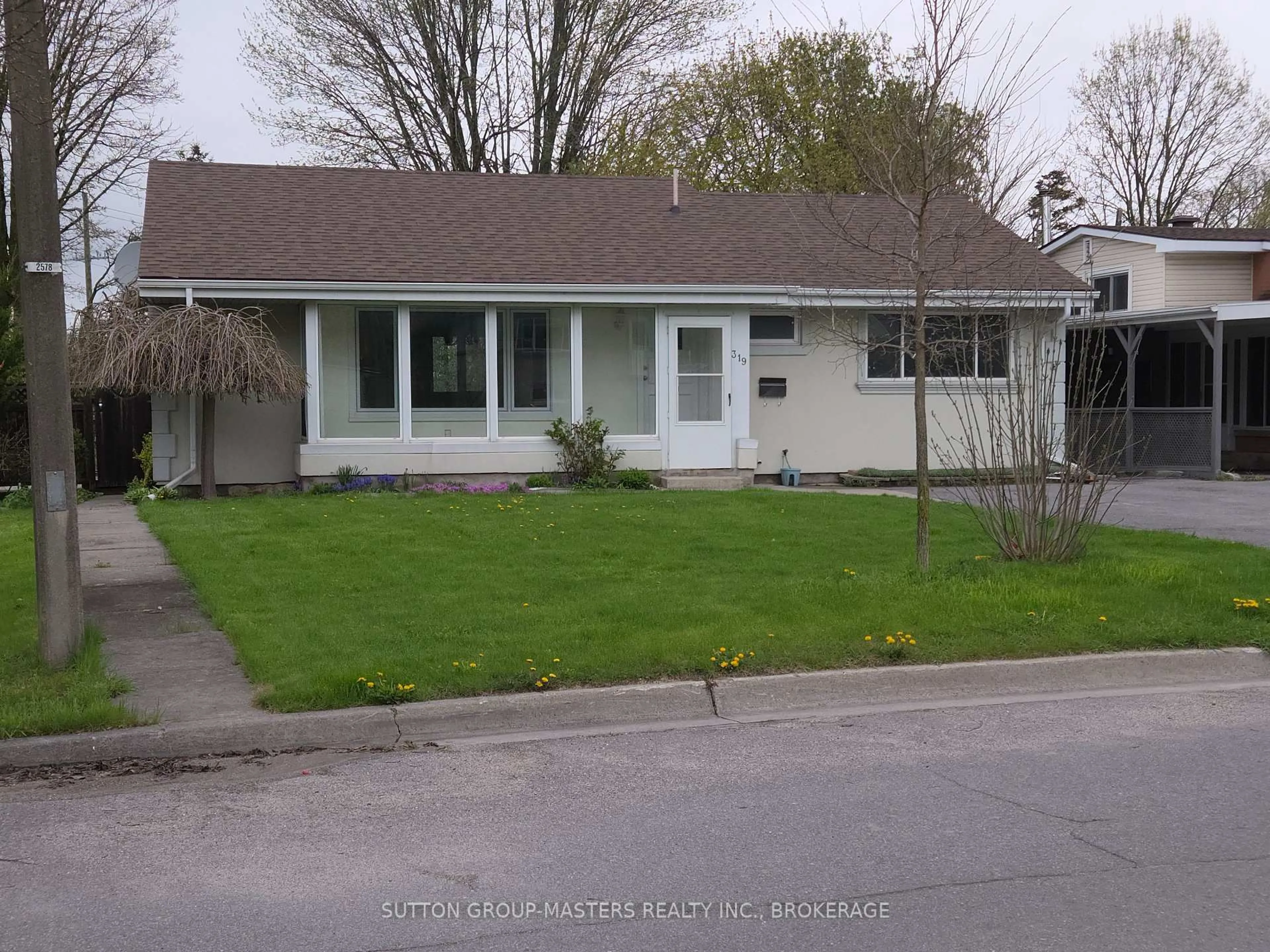 Home with vinyl exterior material, street for 319 Arrowhead Pl, Kingston Ontario K7M 3L4