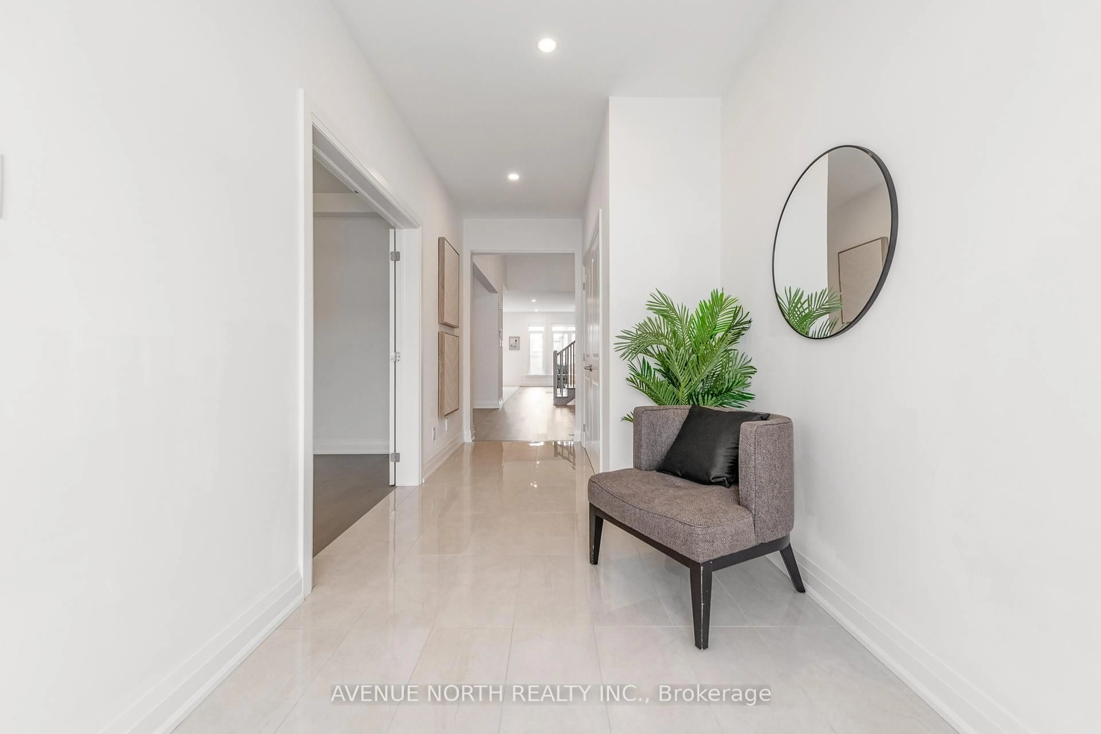 Indoor entryway for 3339 Findlay Creek Dr, Ottawa Ontario K1T 0V4