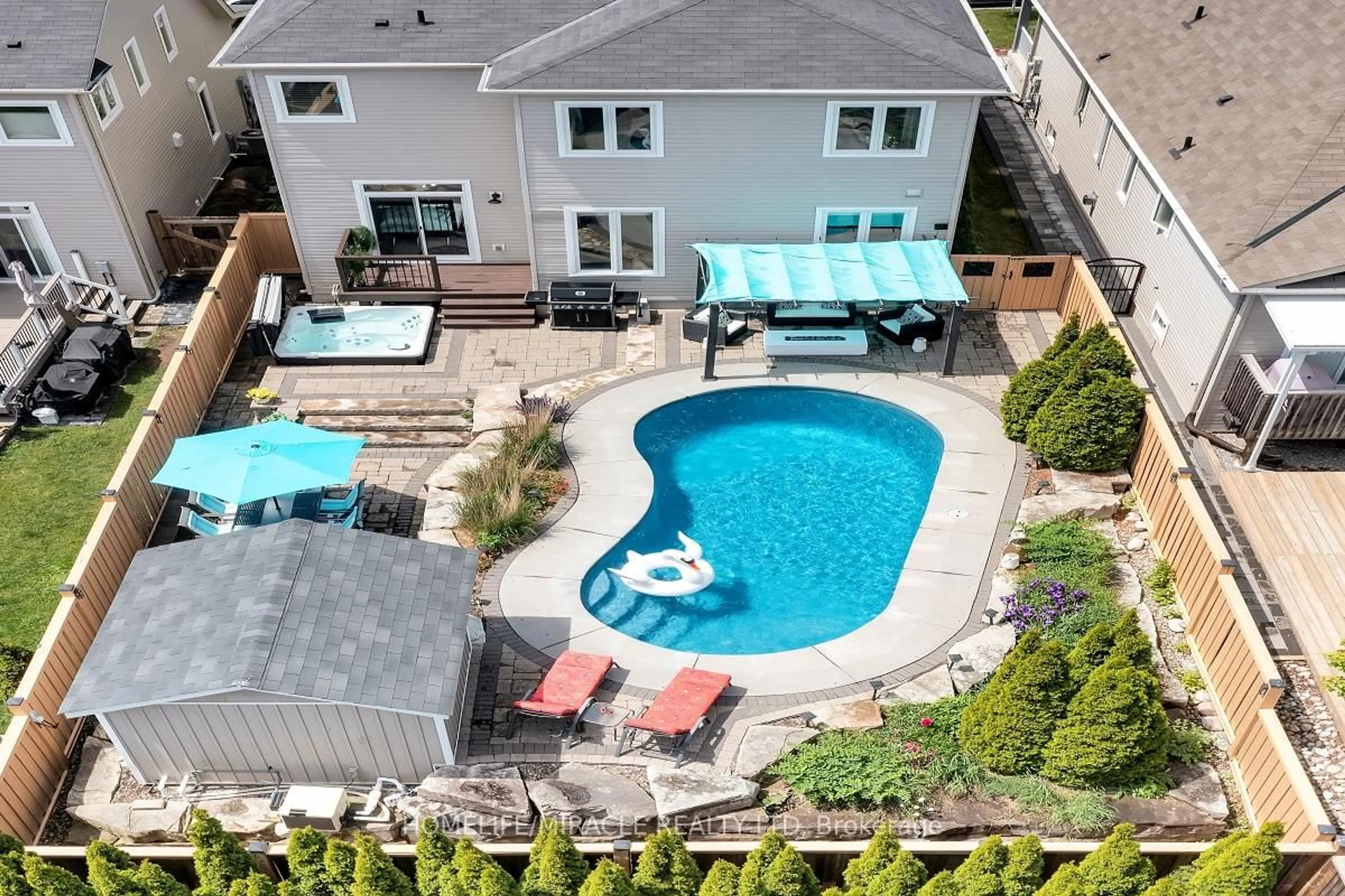 Pool for 696 Fisher St, Cobourg Ontario K9A 0H3