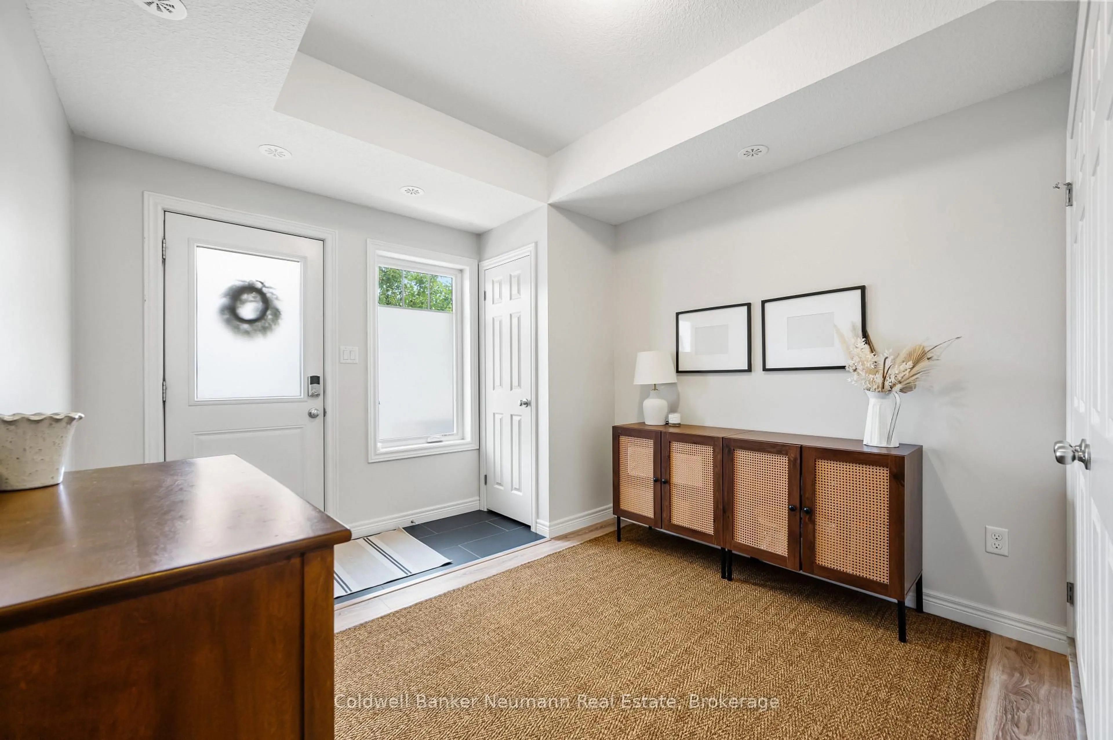 Indoor entryway for 39 Kay Cres #45, Guelph Ontario N1L 0N5