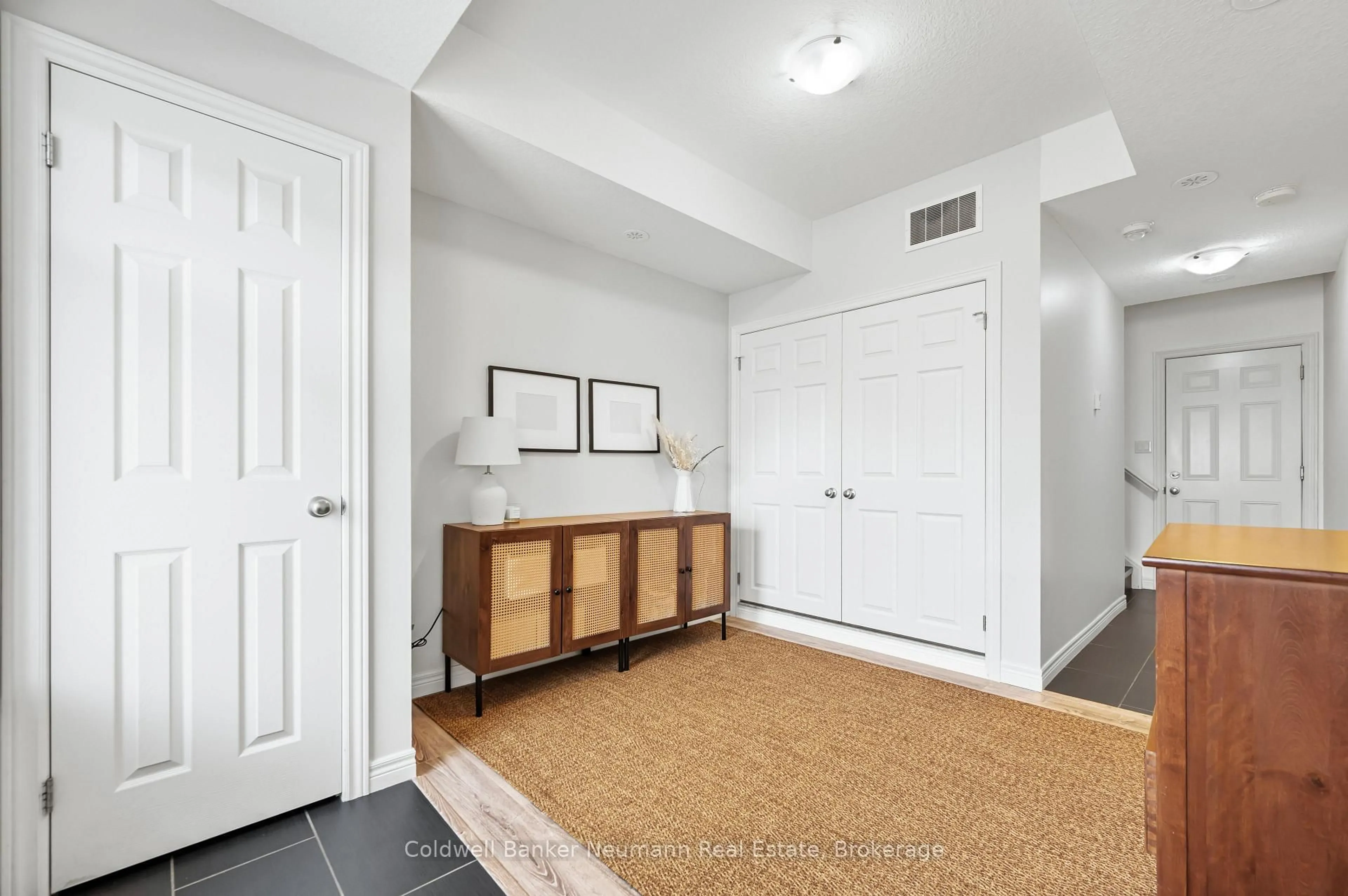 Indoor entryway for 39 Kay Cres #45, Guelph Ontario N1L 0N5