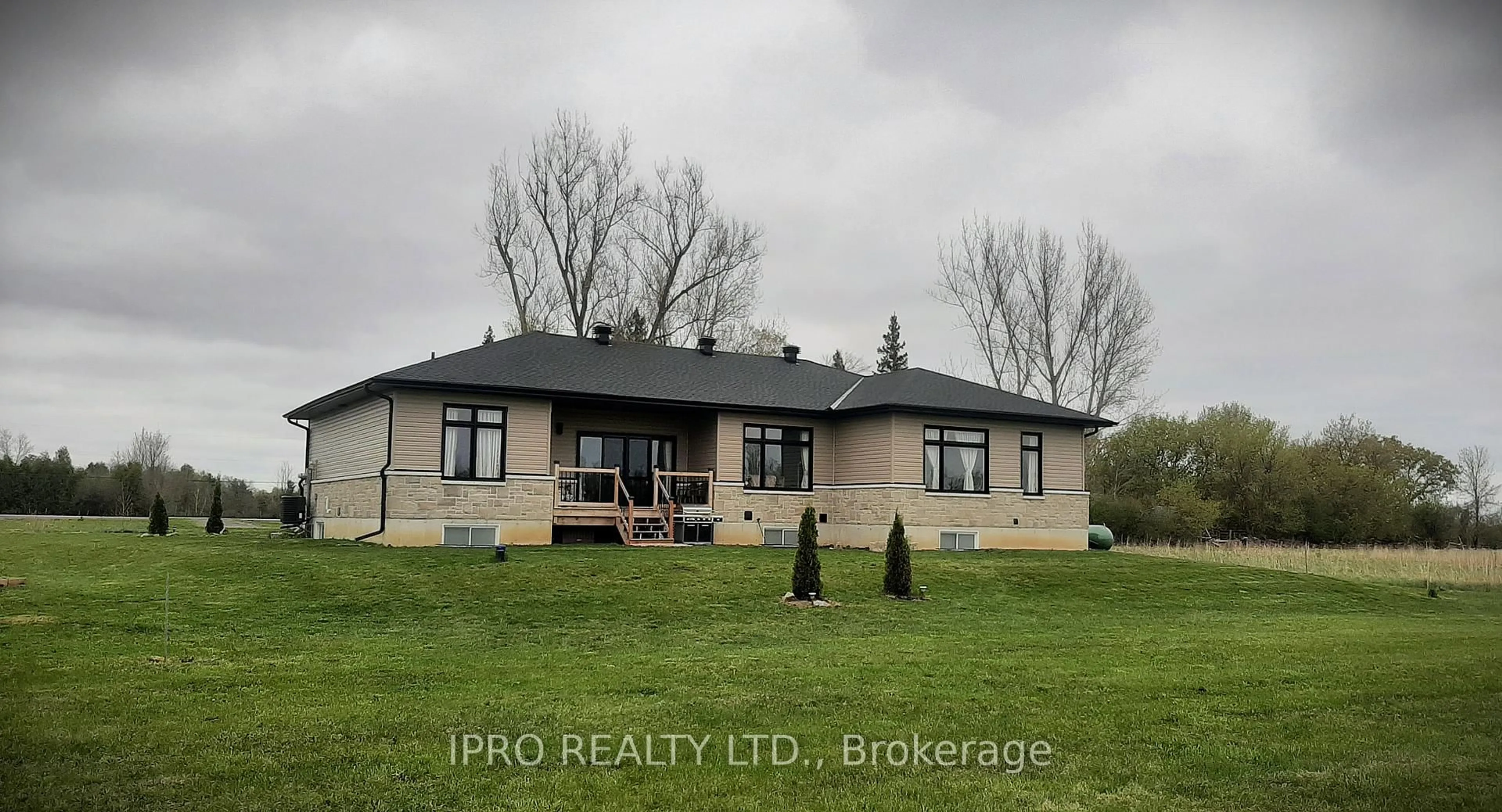 A pic from outside/outdoor area/front of a property/back of a property/a pic from drone, building for 13684 County Road 15 N/A, Merrickville-Wolford Ontario K0G 1N0