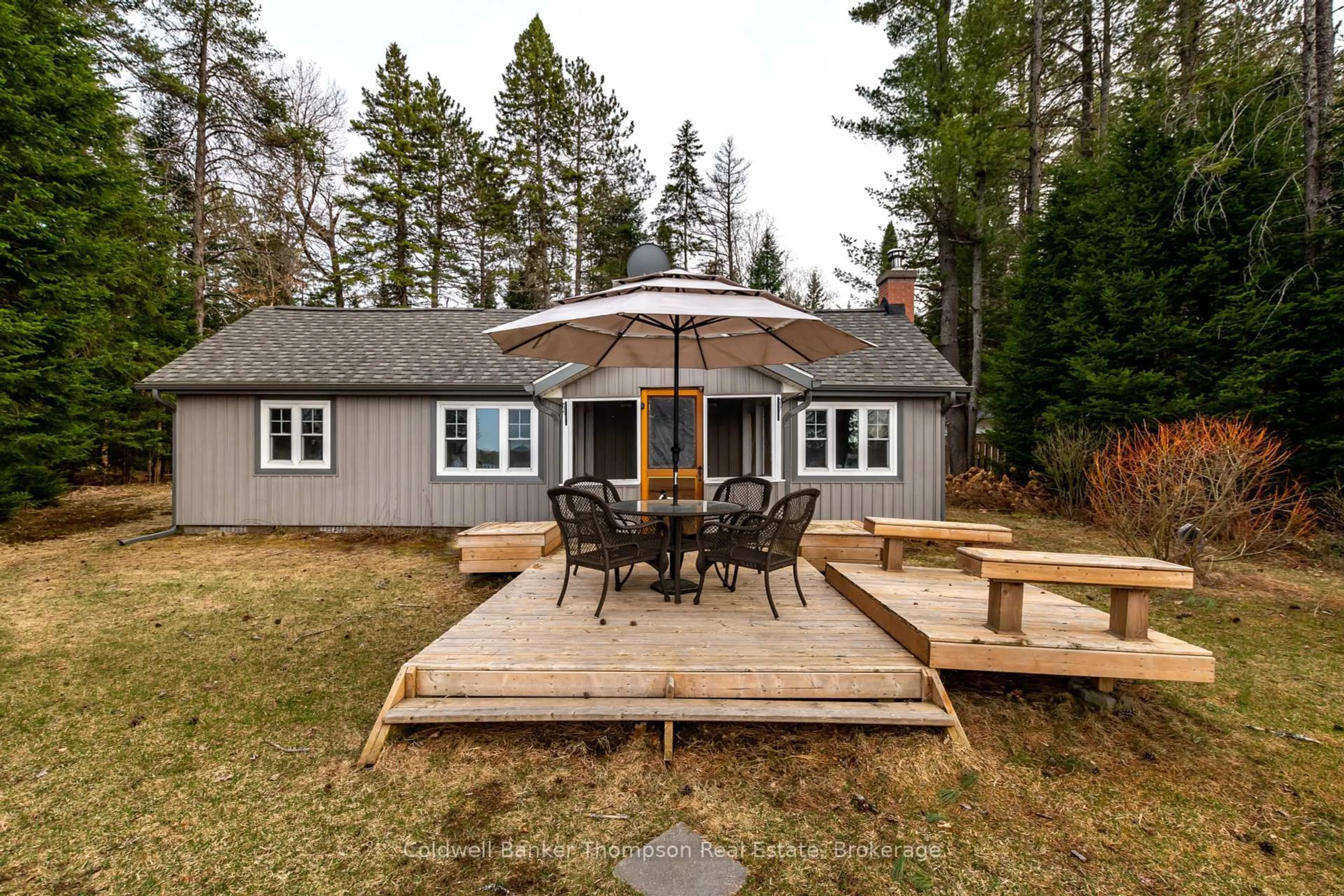 Patio, unknown for 4205 Ravenscliffe Rd, Huntsville Ontario P1H 2J2