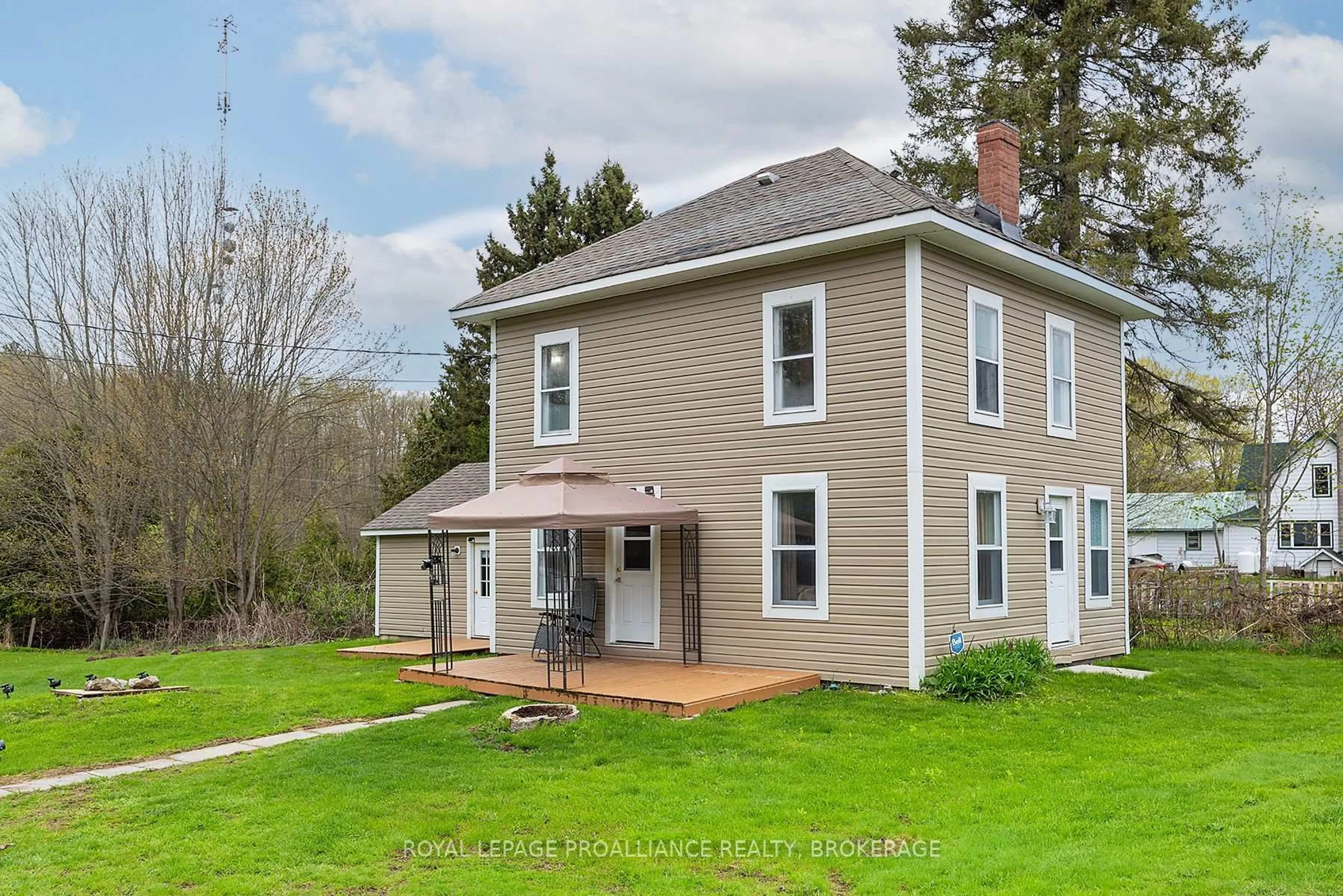 Home with vinyl exterior material, unknown for 1179 Godfrey Rd, Godfrey Ontario K0H 1T0