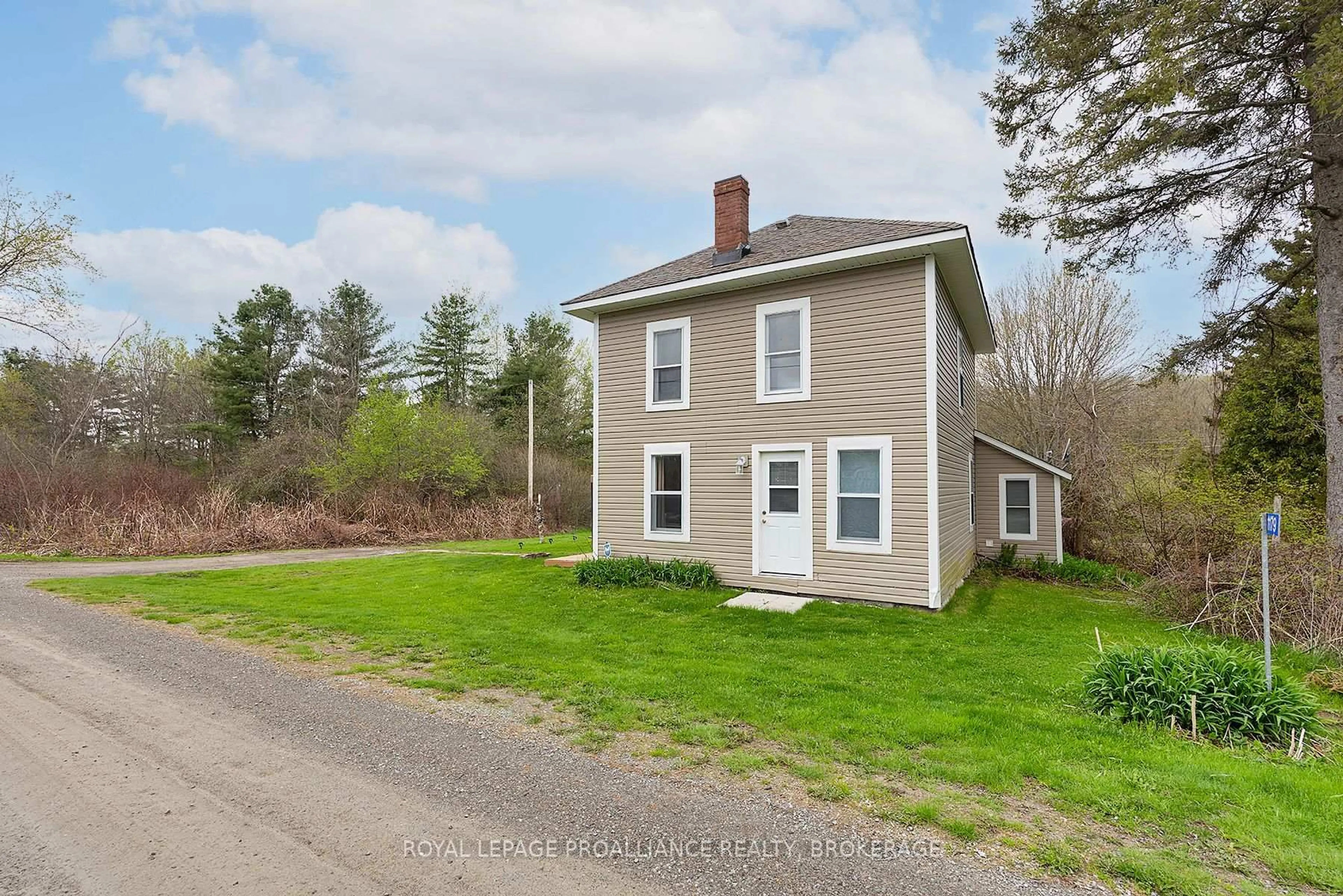 A pic from outside/outdoor area/front of a property/back of a property/a pic from drone, street for 1179 Godfrey Rd, Godfrey Ontario K0H 1T0
