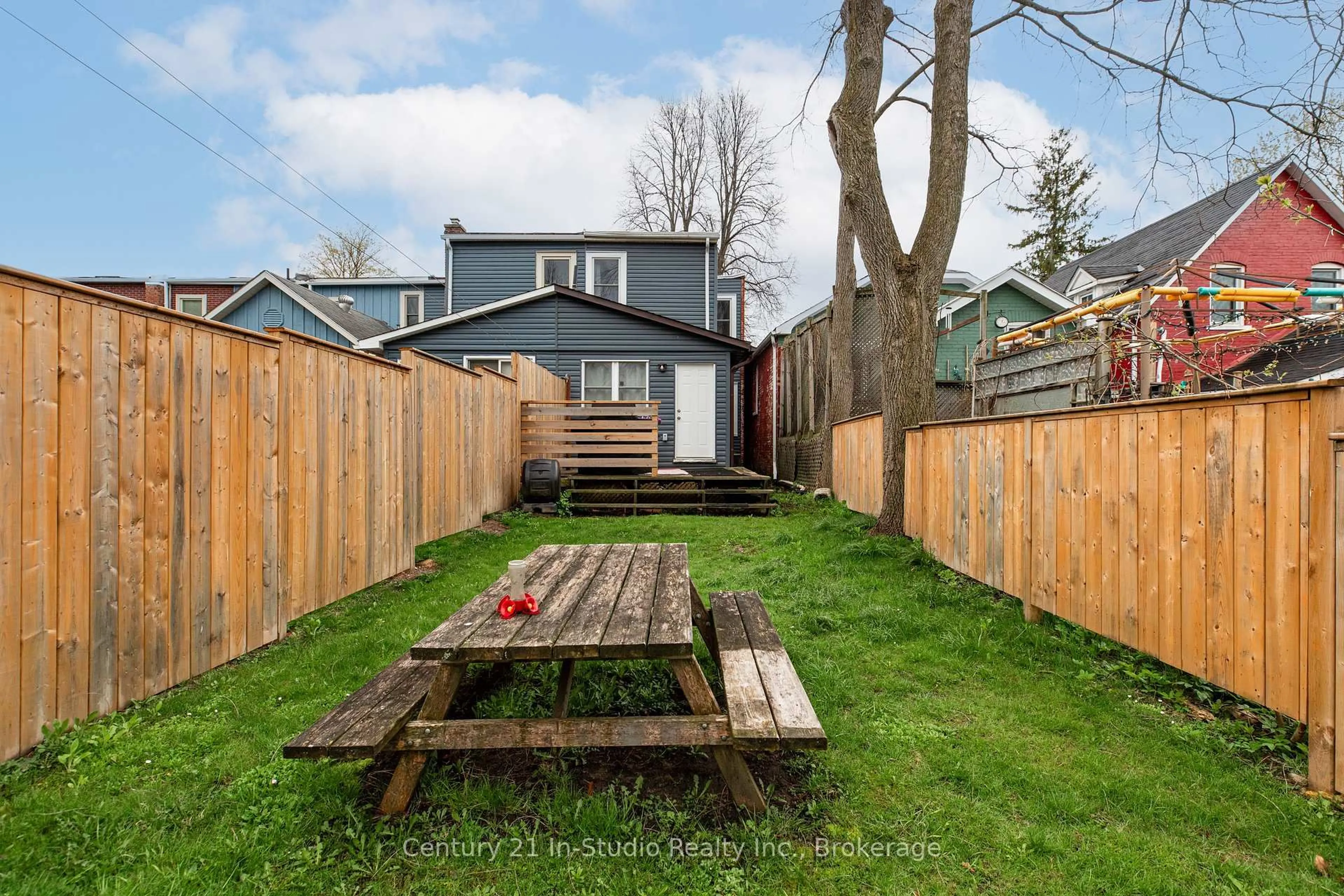 Patio, street for 362 11th St, Owen Sound Ontario N4K 3S8