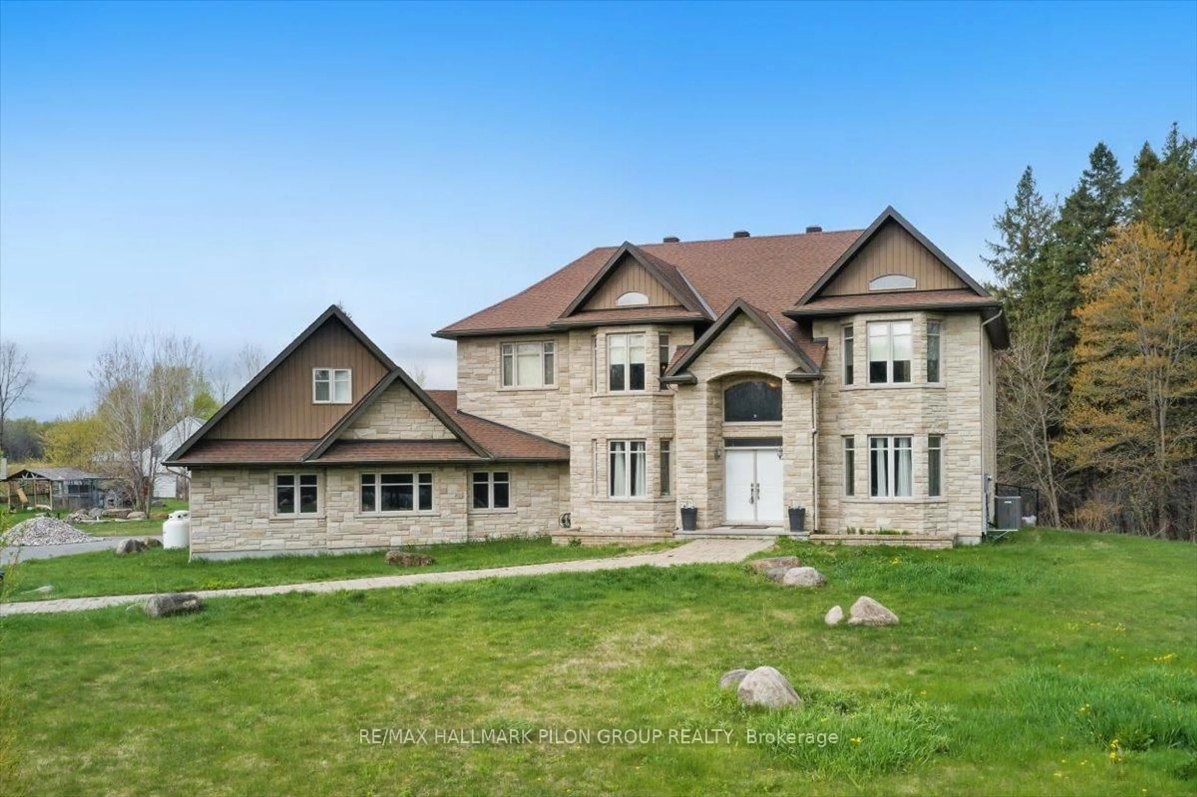 Home with brick exterior material, building for 4610 Ramsayville Rd, Ottawa Ontario K1G 3N4