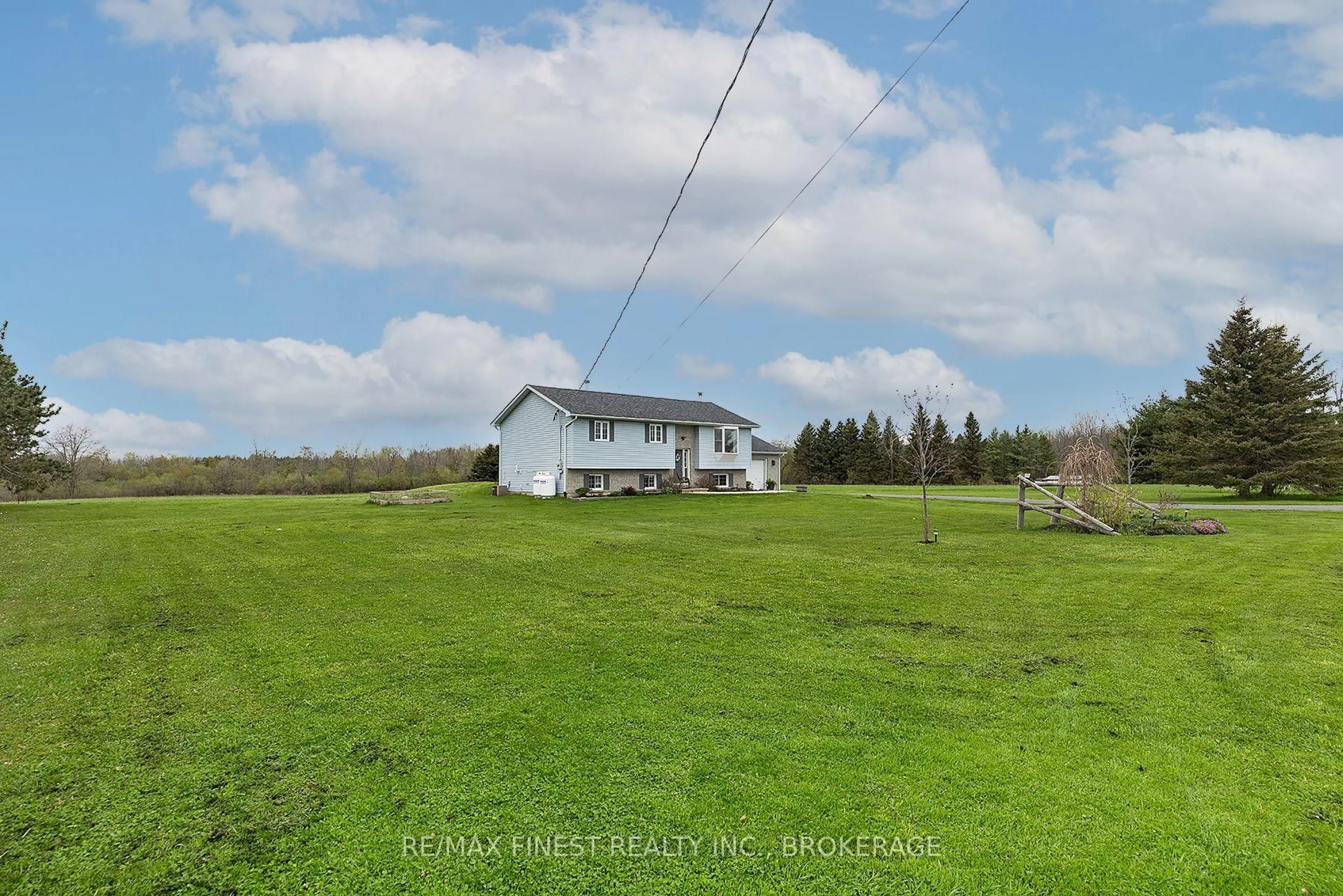 A pic from outside/outdoor area/front of a property/back of a property/a pic from drone, unknown for 4679 Rosedale Rd, Sydenham Ontario K0H 2T0