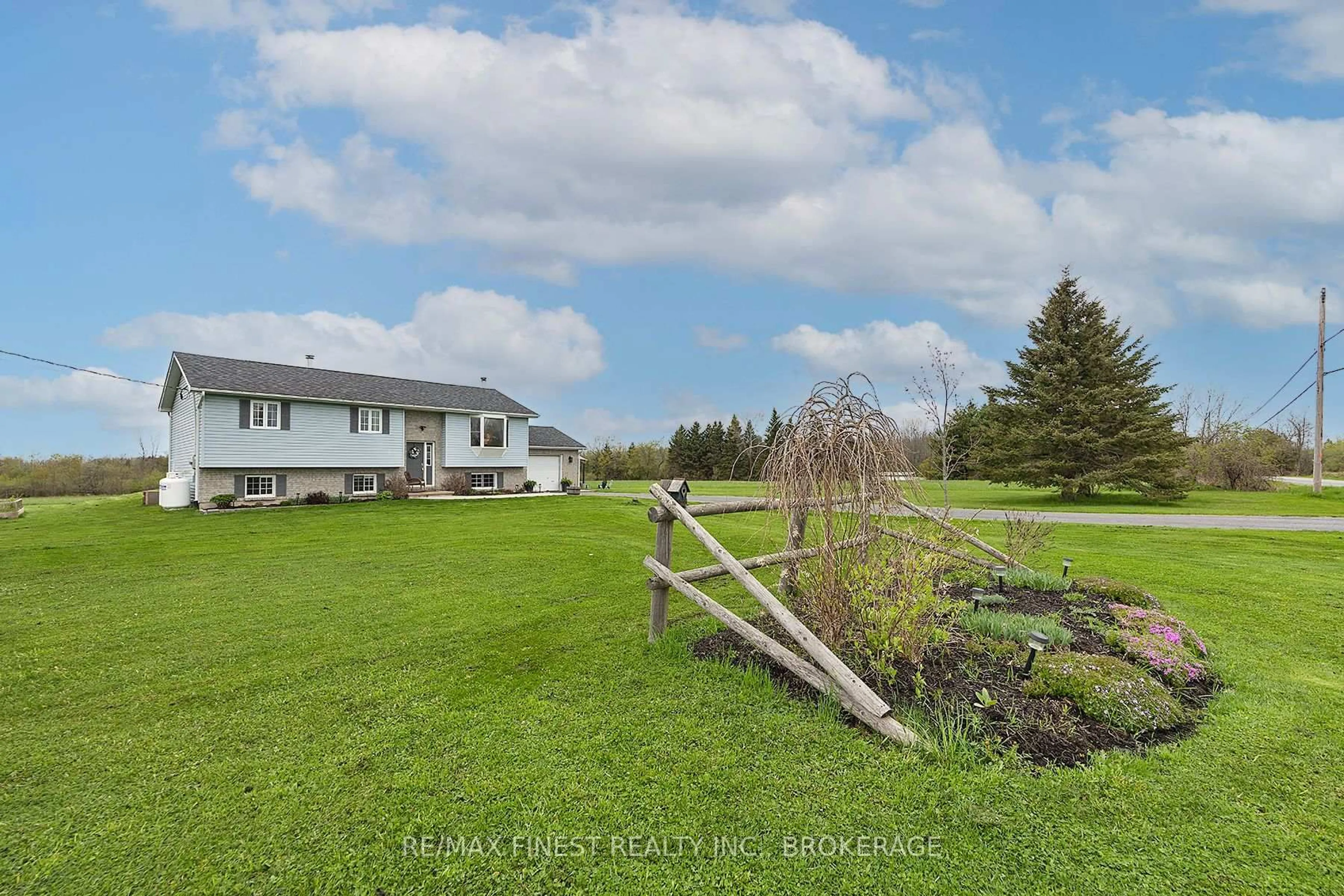 A pic from outside/outdoor area/front of a property/back of a property/a pic from drone, water/lake/river/ocean view for 4679 Rosedale Rd, Sydenham Ontario K0H 2T0