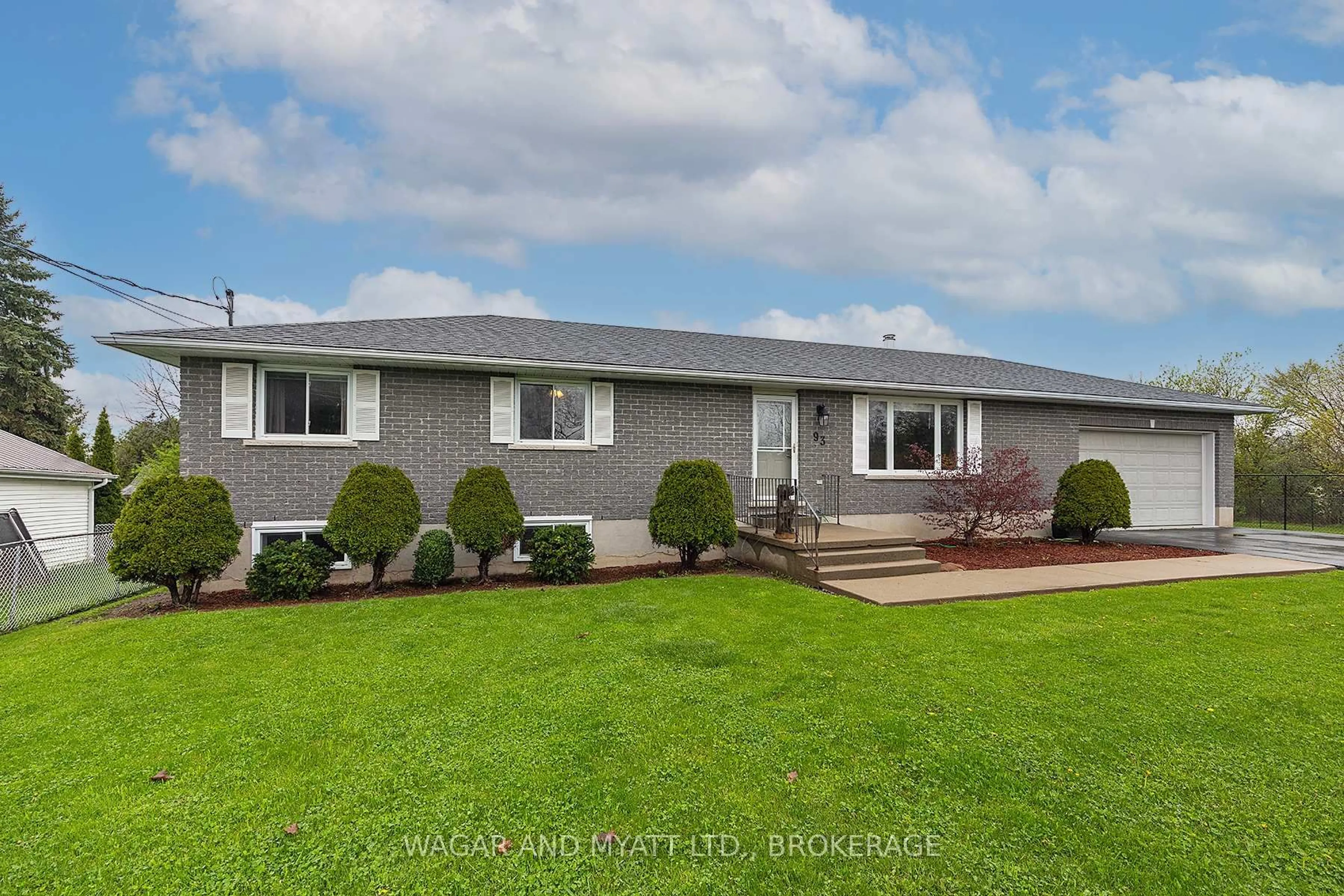 Home with vinyl exterior material, unknown for 93 Henry St, Greater Napanee Ontario K7R 3A6