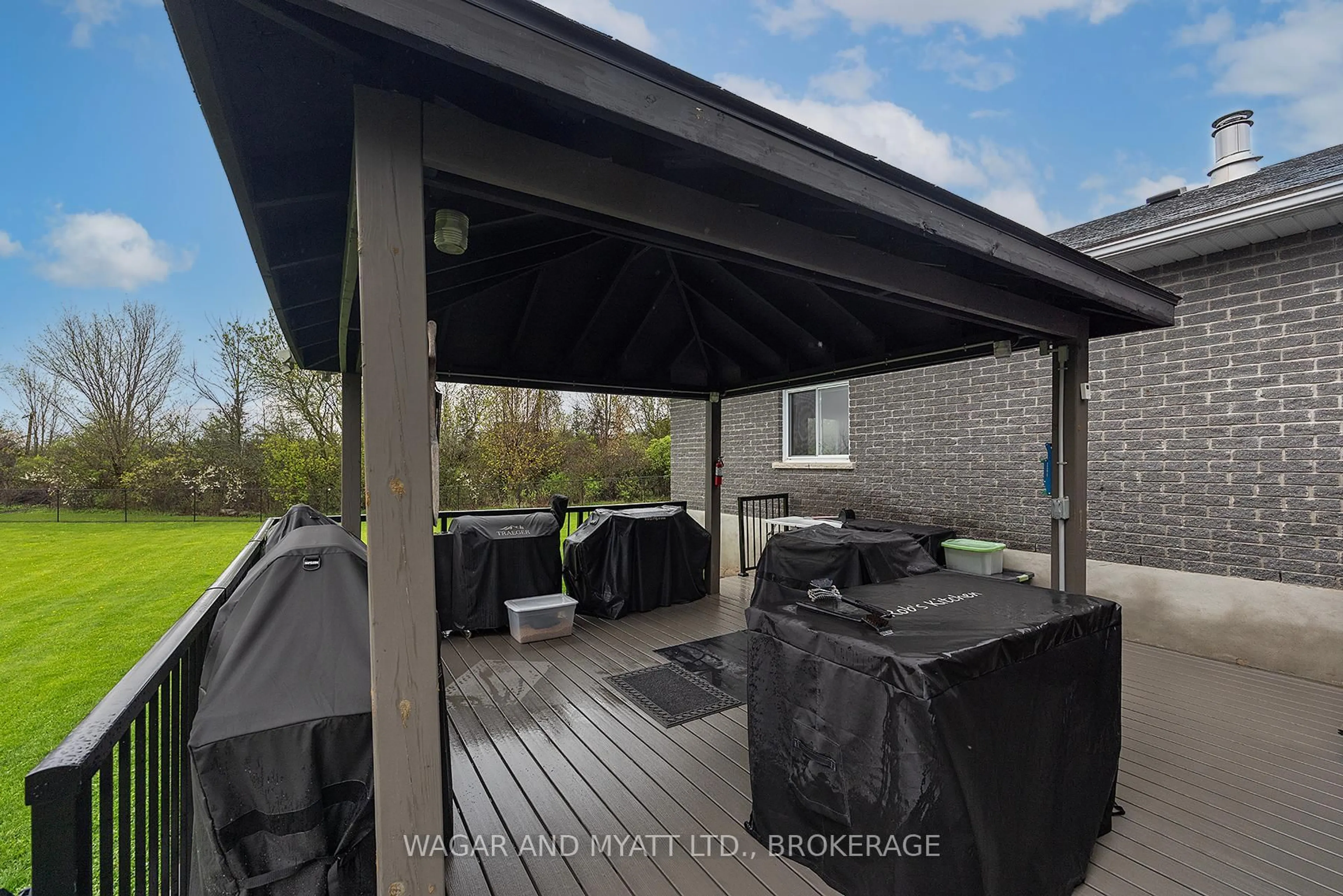 Patio, street for 93 Henry St, Greater Napanee Ontario K7R 3A6