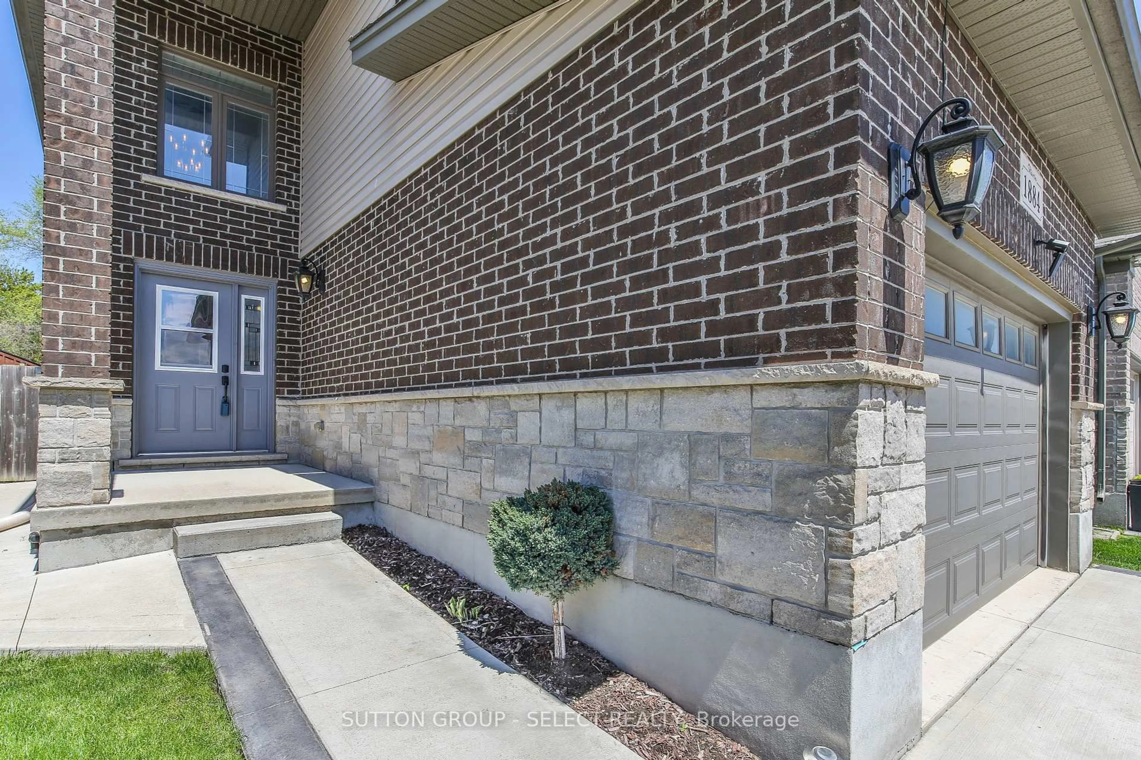 Home with brick exterior material, street for 1884 Frederick Cres, London East Ontario N5W 0A5