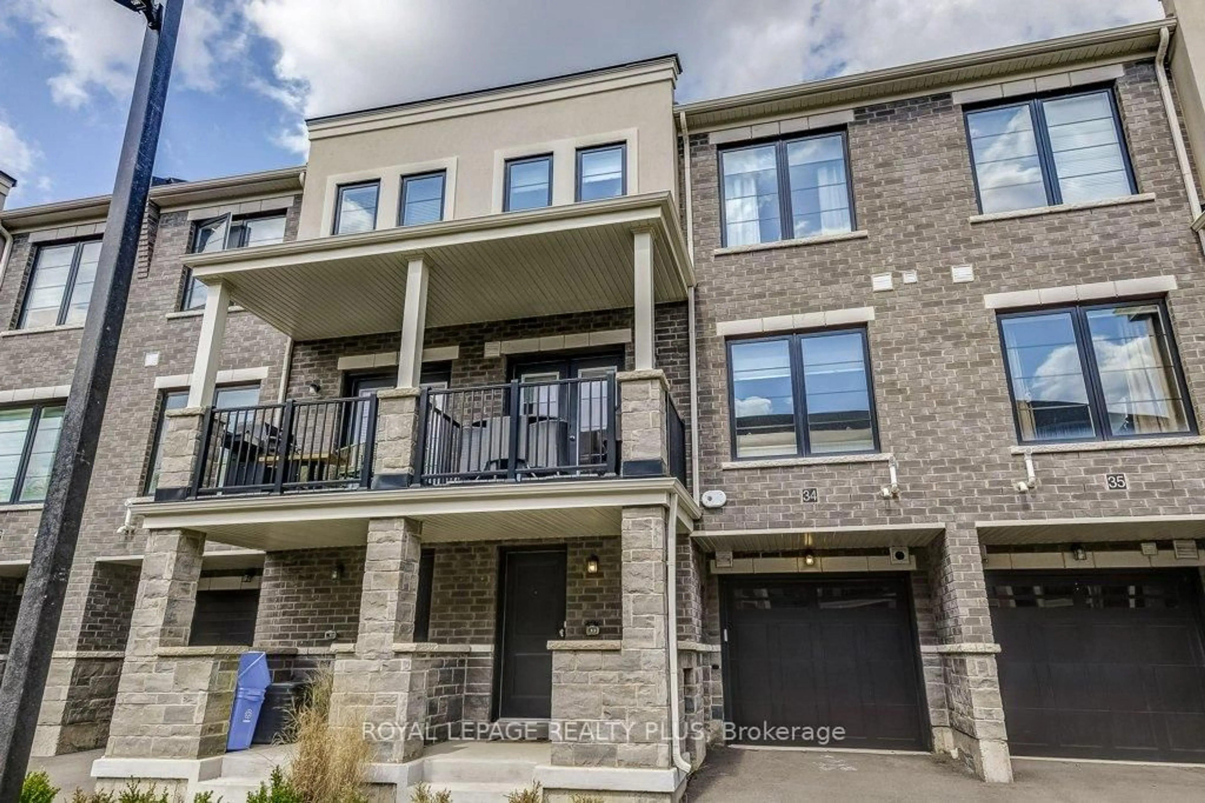 Home with brick exterior material, unknown for 383 Dundas St #34, Hamilton Ontario L8B 1X6
