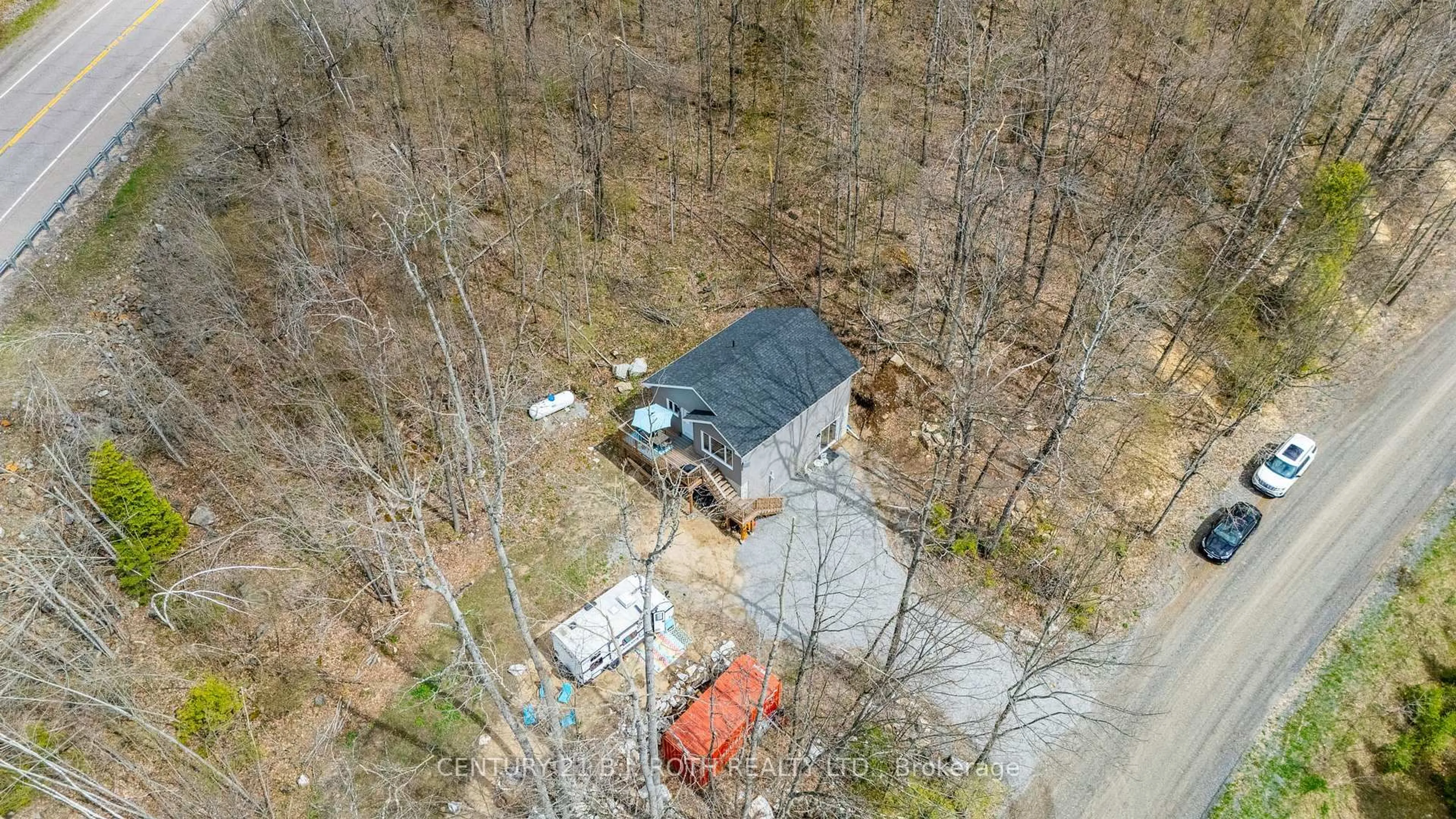 A pic from outside/outdoor area/front of a property/back of a property/a pic from drone, unknown for 1065 Henderson's Rd, Minden Hills Ontario K0M 2K0