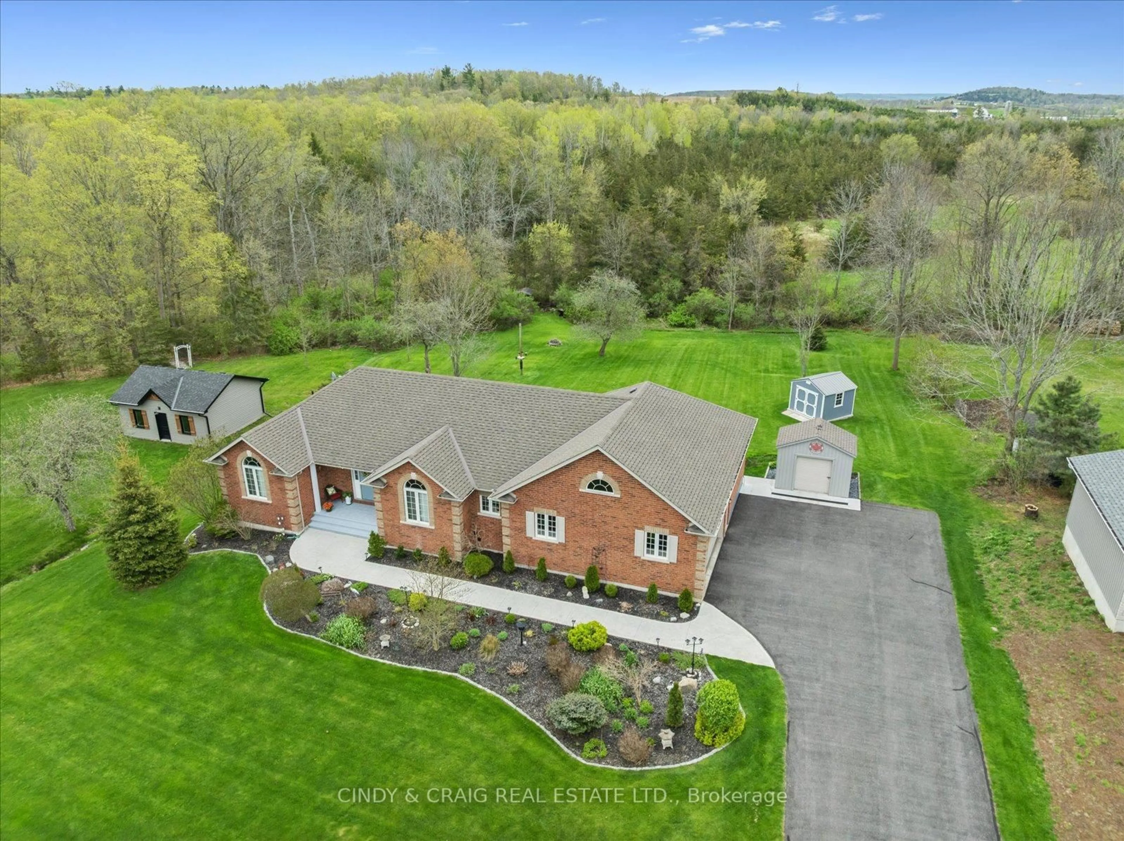 A pic from outside/outdoor area/front of a property/back of a property/a pic from drone, unknown for 43 APPLEWOOD Dr, Trent Hills Ontario K0L 1L0