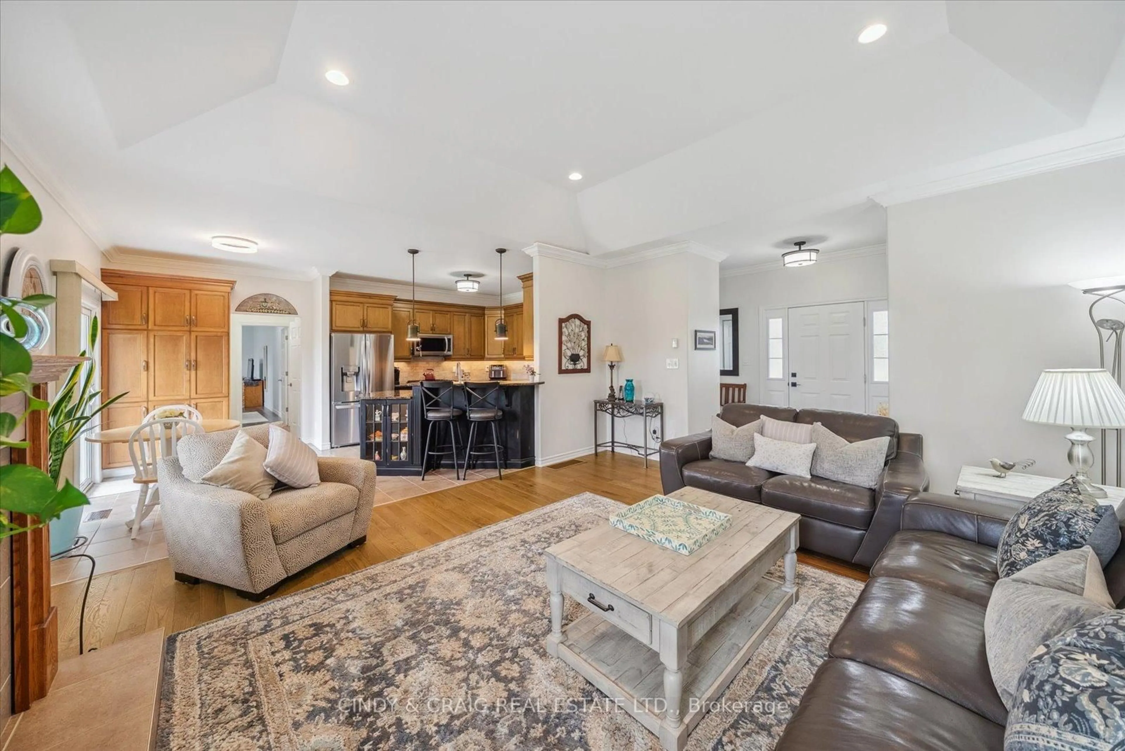 Living room with furniture, unknown for 43 APPLEWOOD Dr, Trent Hills Ontario K0L 1L0