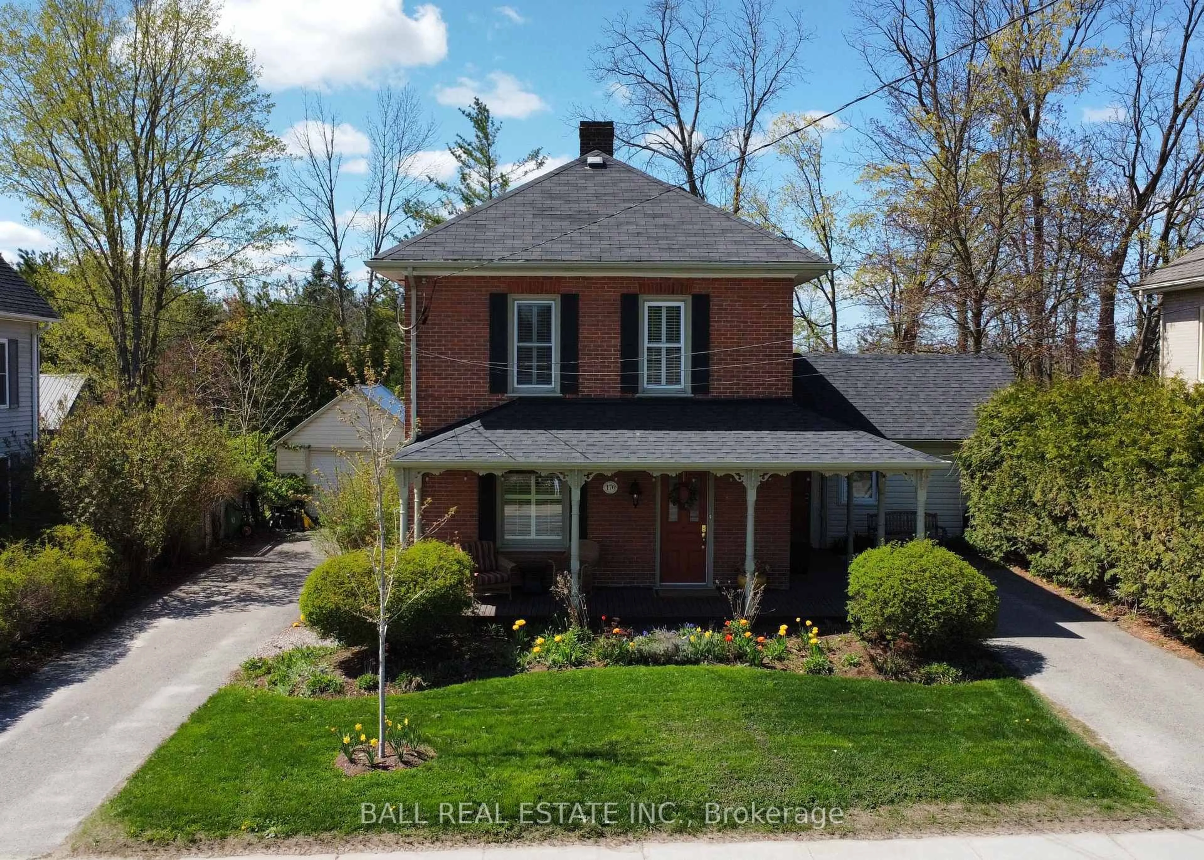 A pic from outside/outdoor area/front of a property/back of a property/a pic from drone, street for 170 Queen St, Selwyn Ontario K0L 2H0