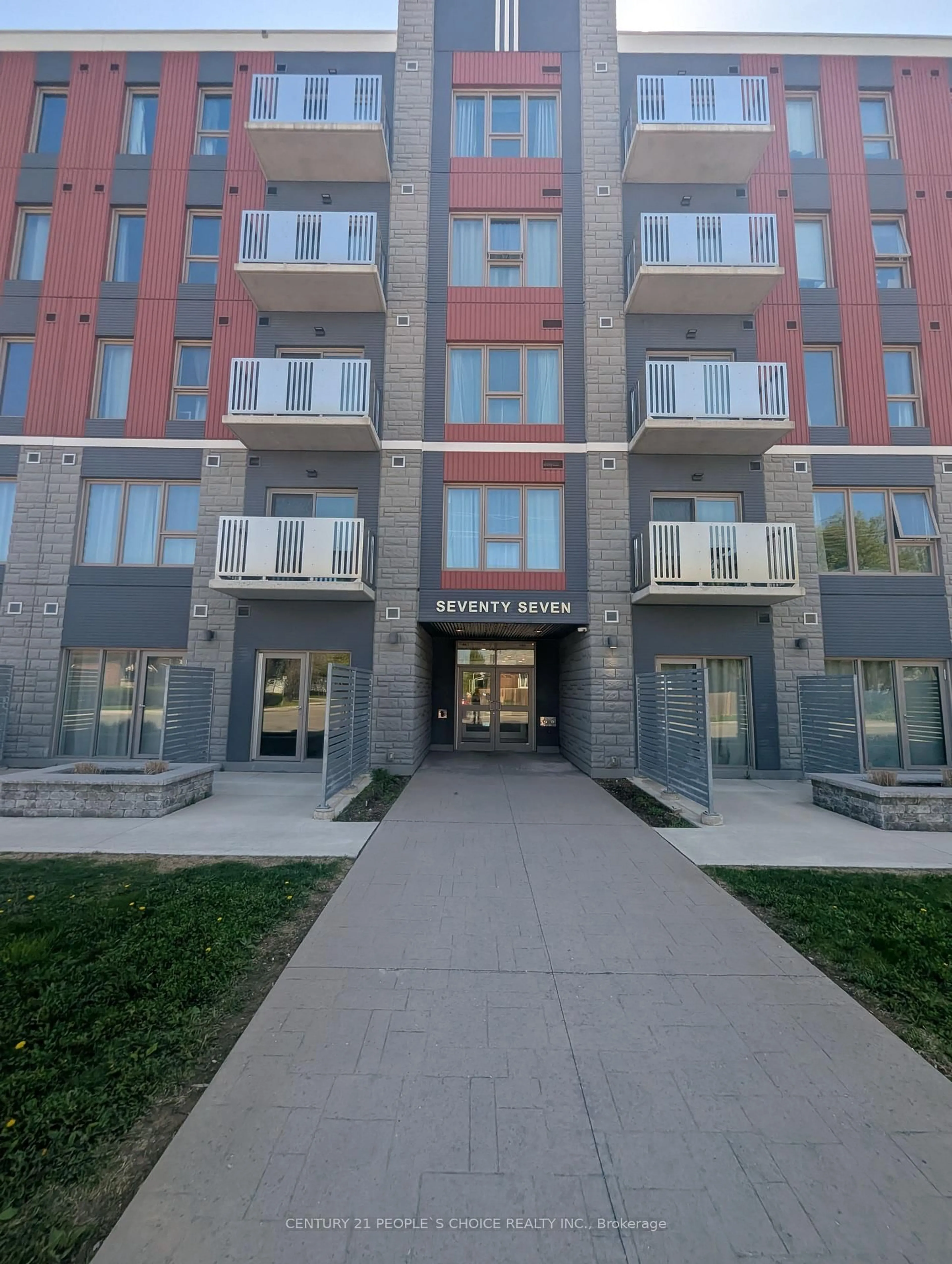 Indoor foyer for 77 Leland St #419, Hamilton Ontario L8S 3A1