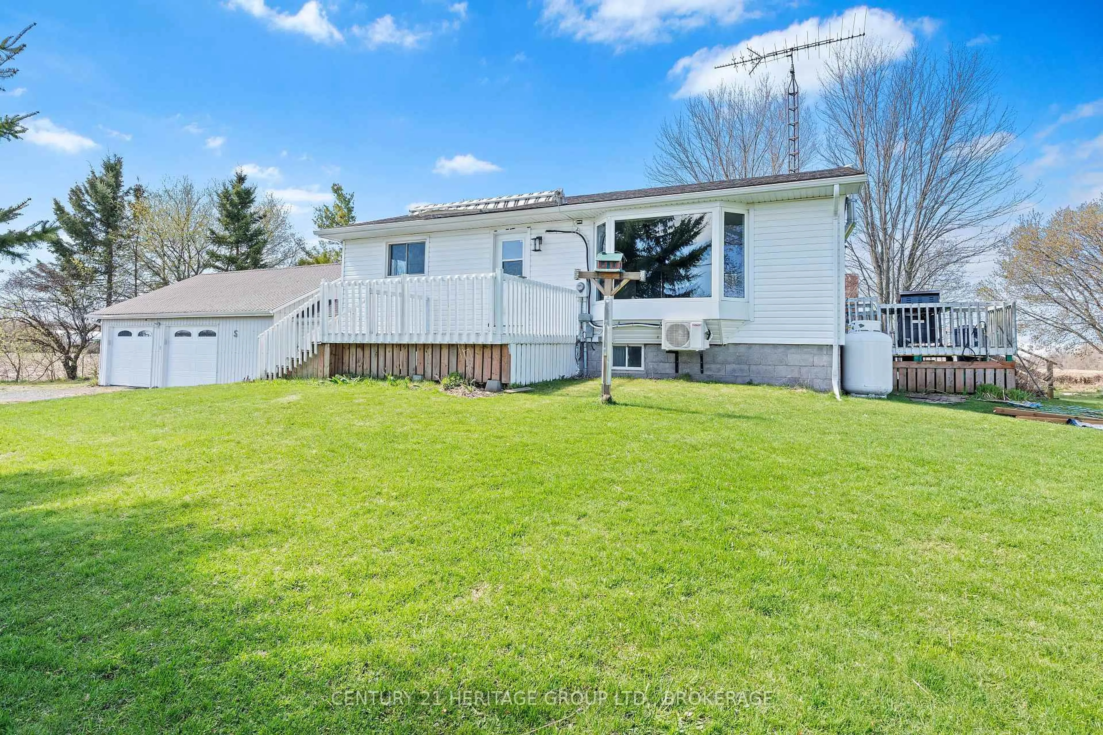 Home with vinyl exterior material, mountain view for 2750 15 Highway, Rideau Lakes Ontario K0G 1E0