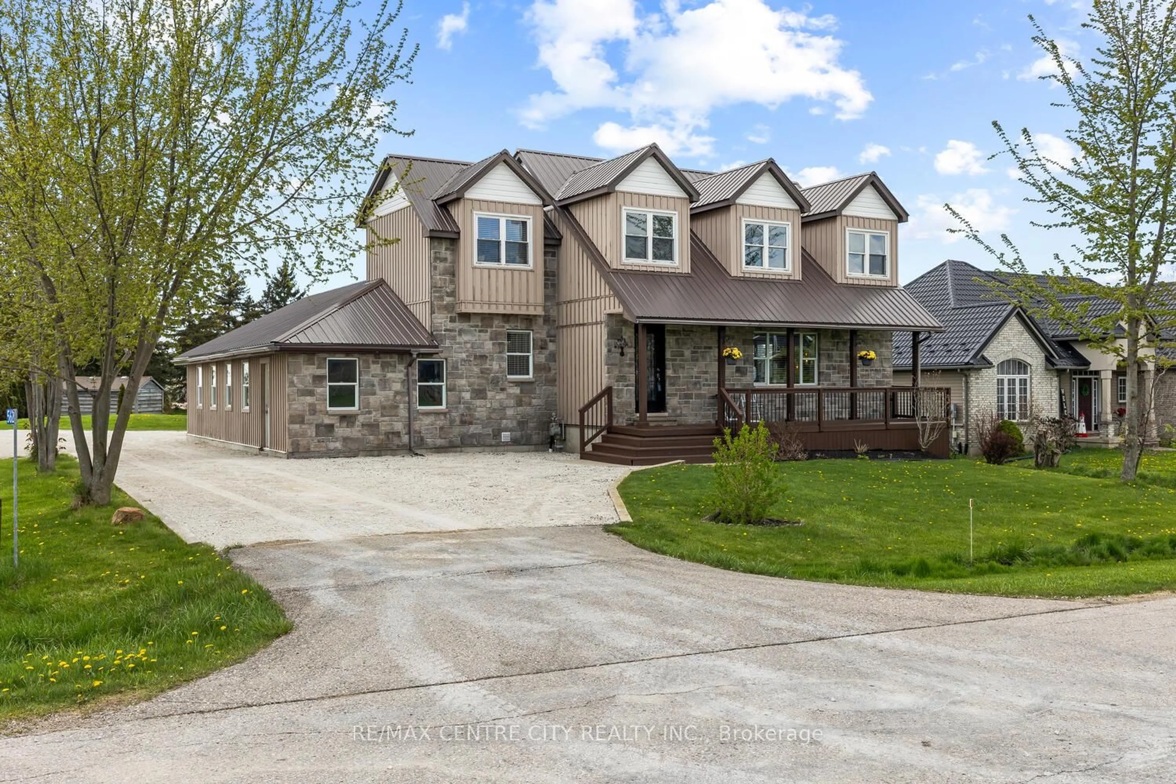 Home with brick exterior material, street for 5623 Chriselle Pl, Lucan Biddulph Ontario N0M 2J0