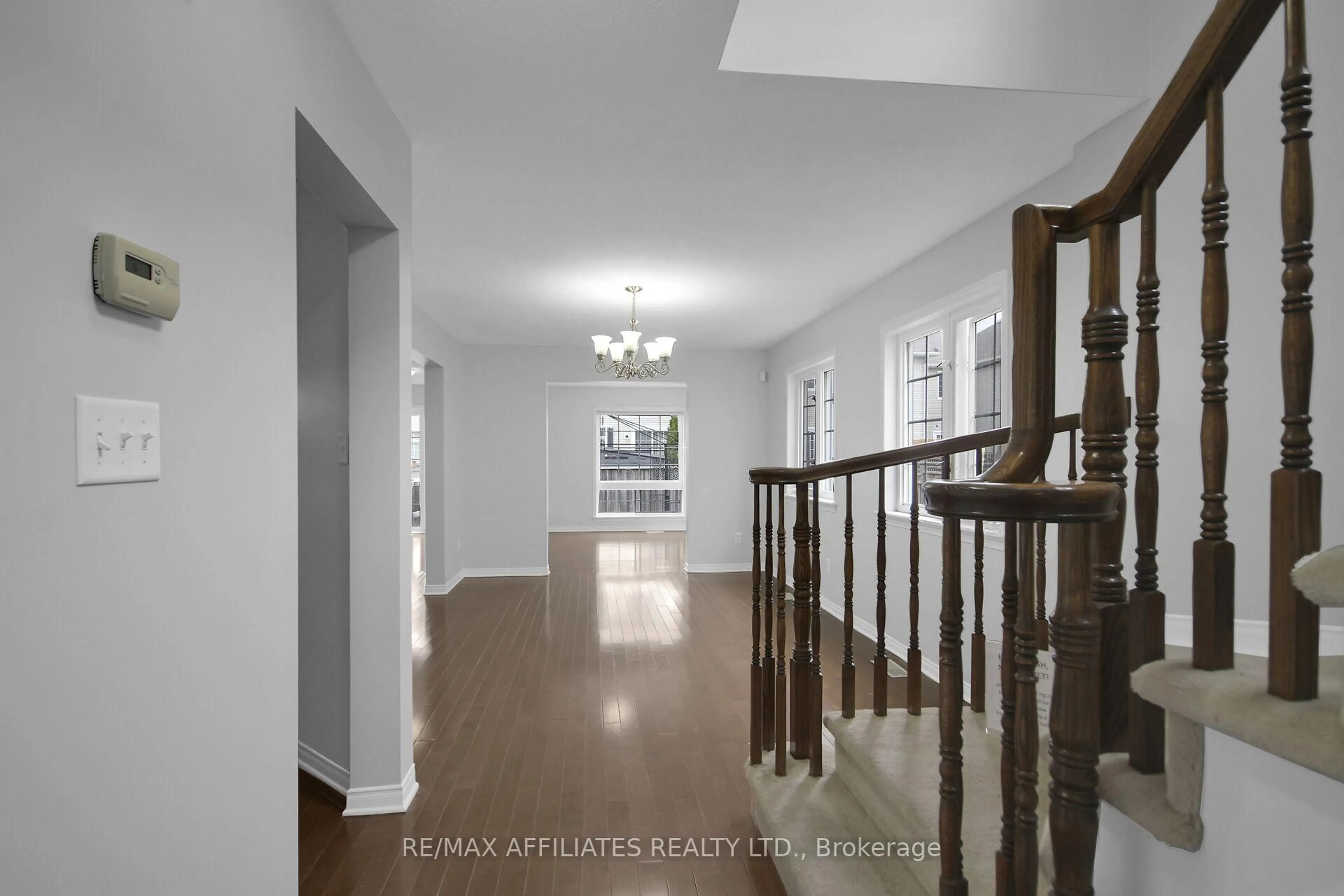 Indoor entryway for 116 Braddock Private, Ottawa Ontario K2J 0E7