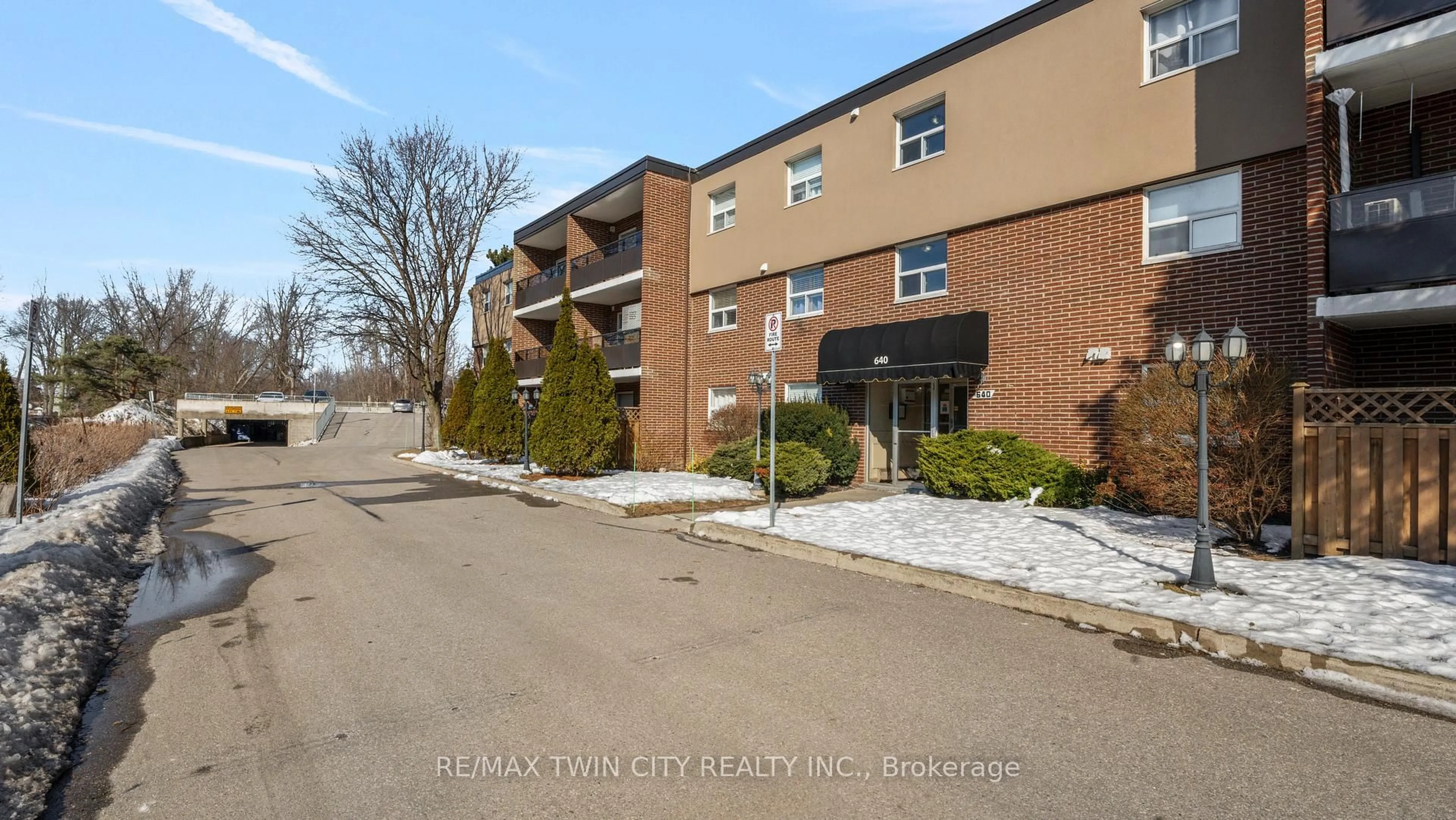 Unknown for 640 Grey St, Brantford Ontario N3S 4Y3